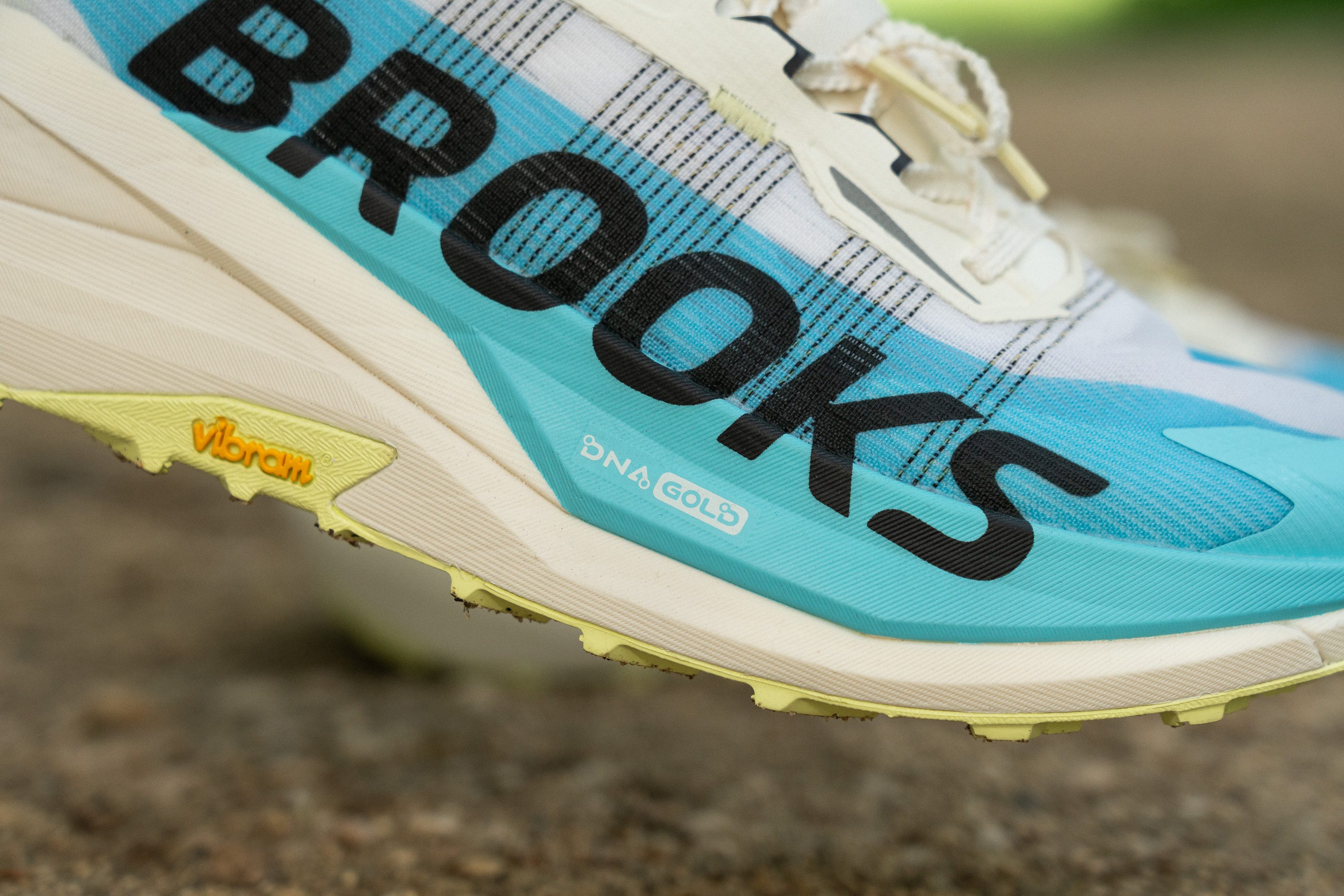 Brooks Cascadia Elite DNA Gold
