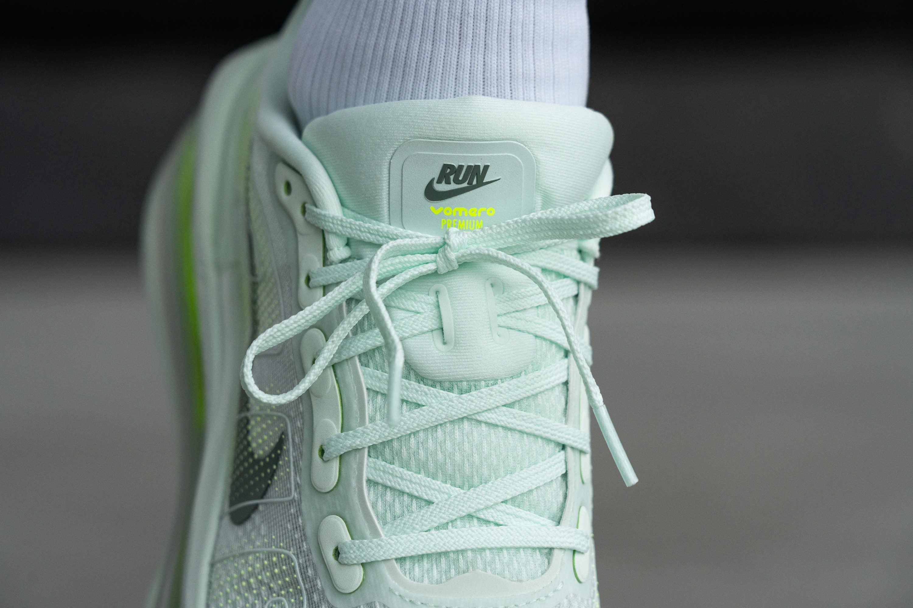 Nike Vomero Premium Laces