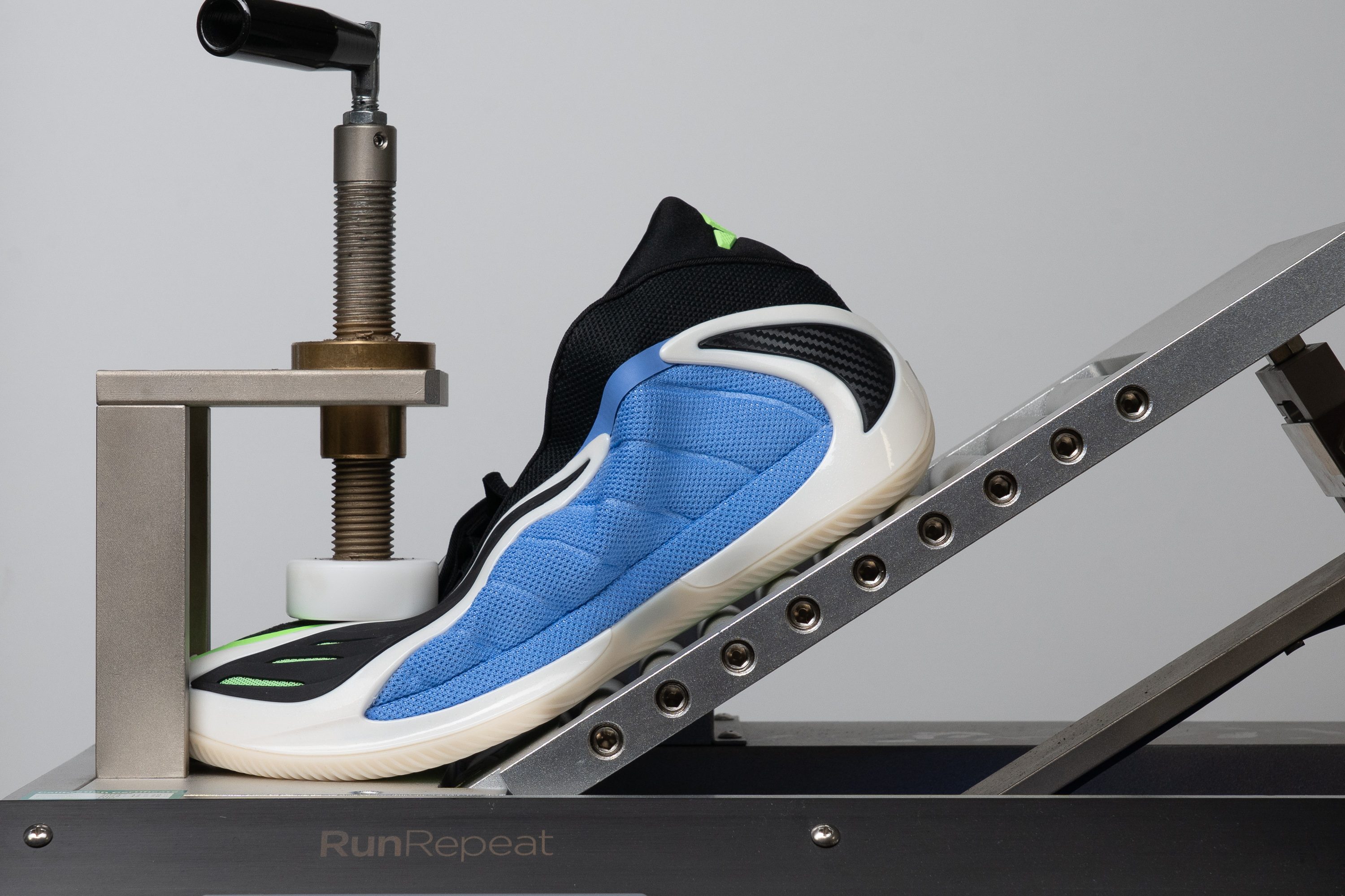 Adidas Anthony Edwards 2 Flexibility / Stiffness