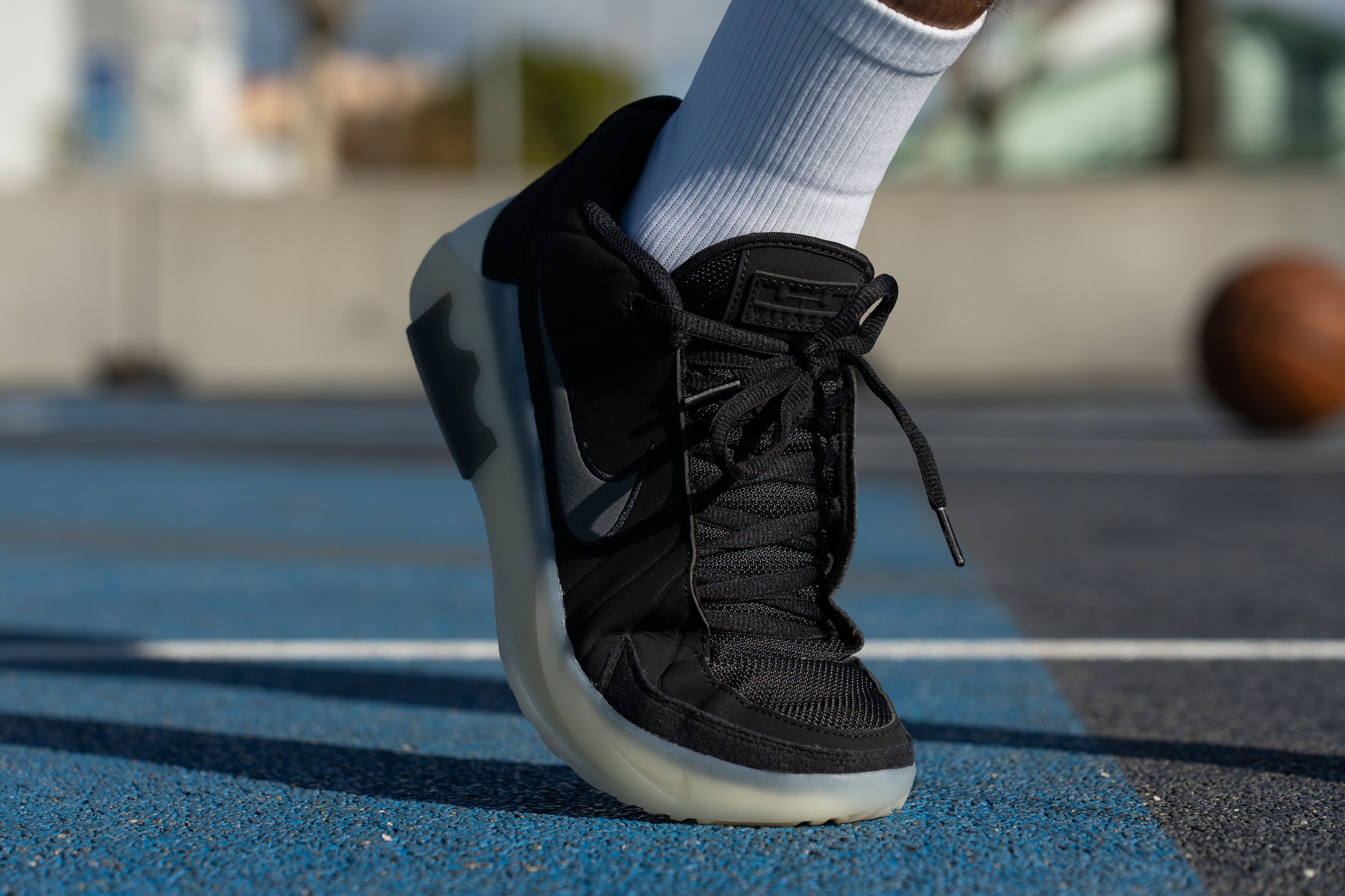 Nike LeBron Witness 9 flexibility