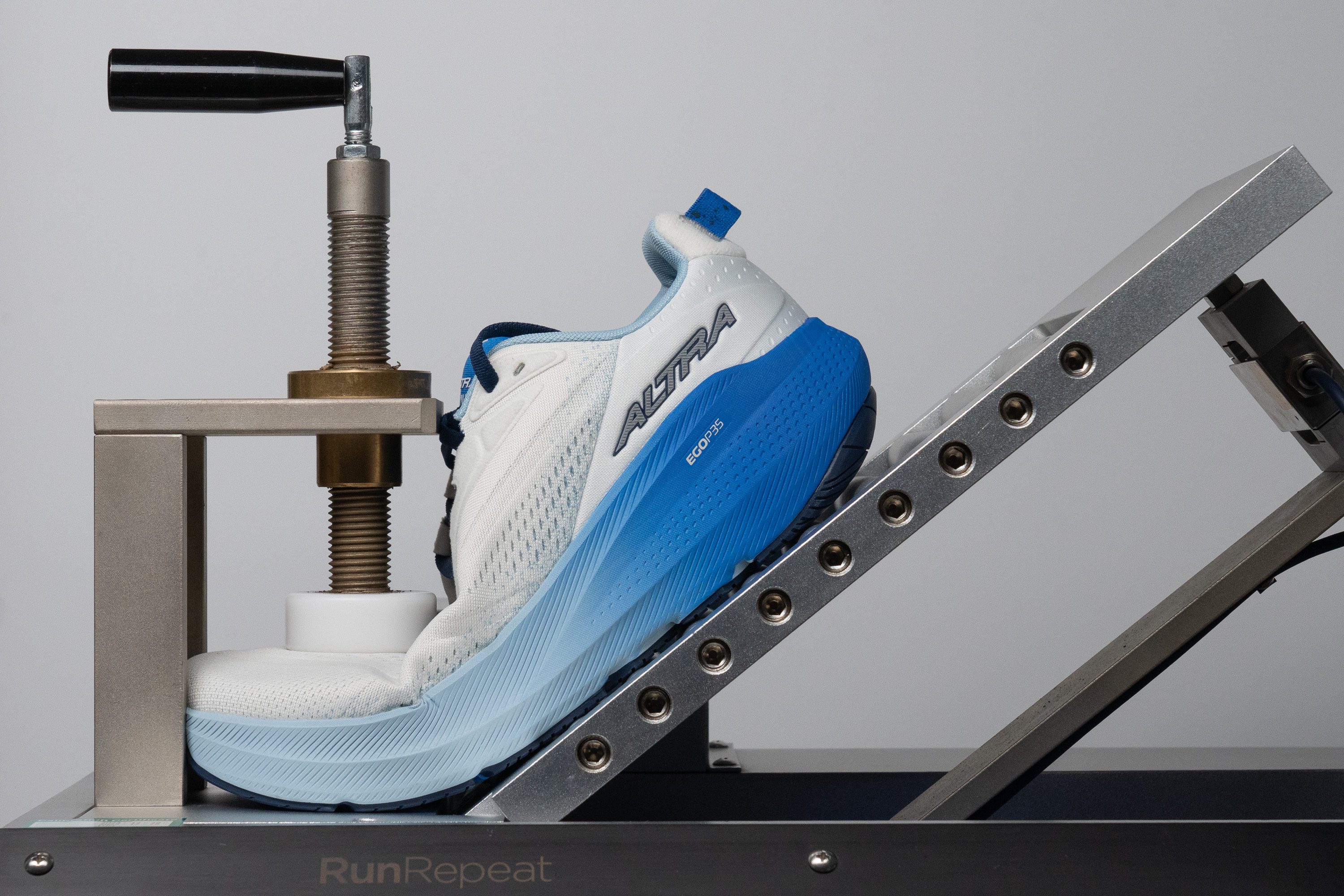 Altra FWD VIA 2 Flexibility / Stiffness