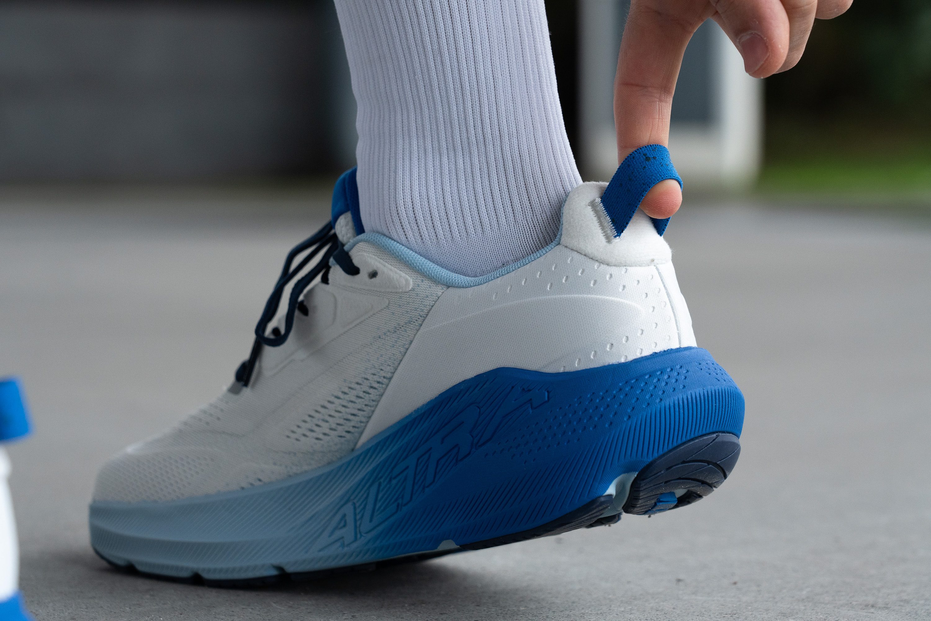 Altra FWD VIA 2 Heel tab