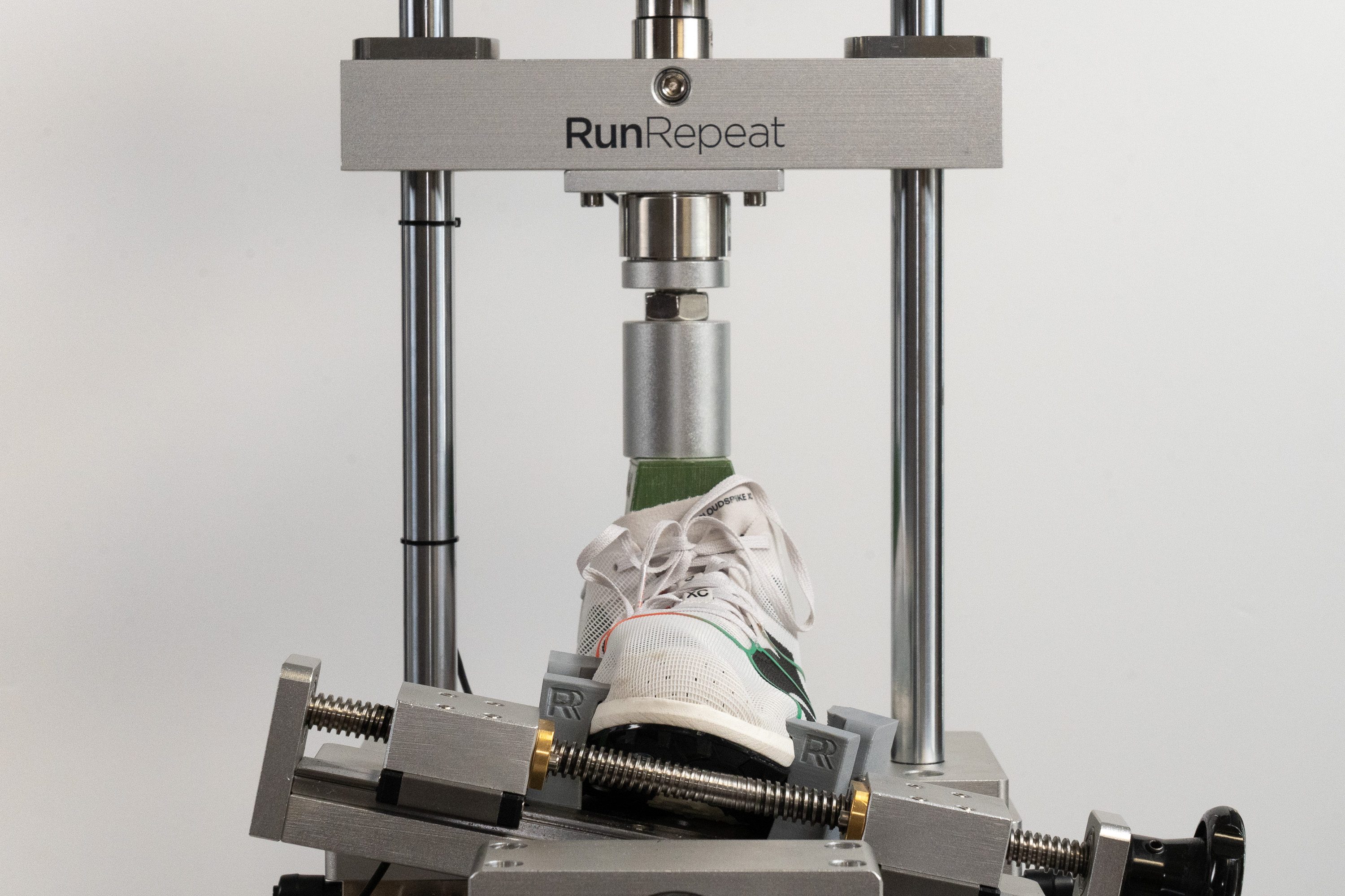 On Cloudspike XC Torsional rigidity