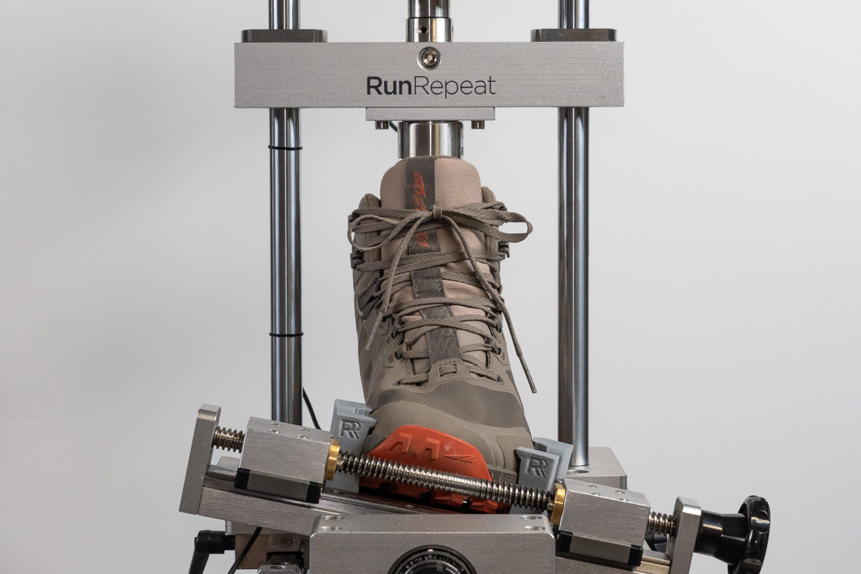 Altra Lone Peak 9 Waterproof Mid Torsional rigidity