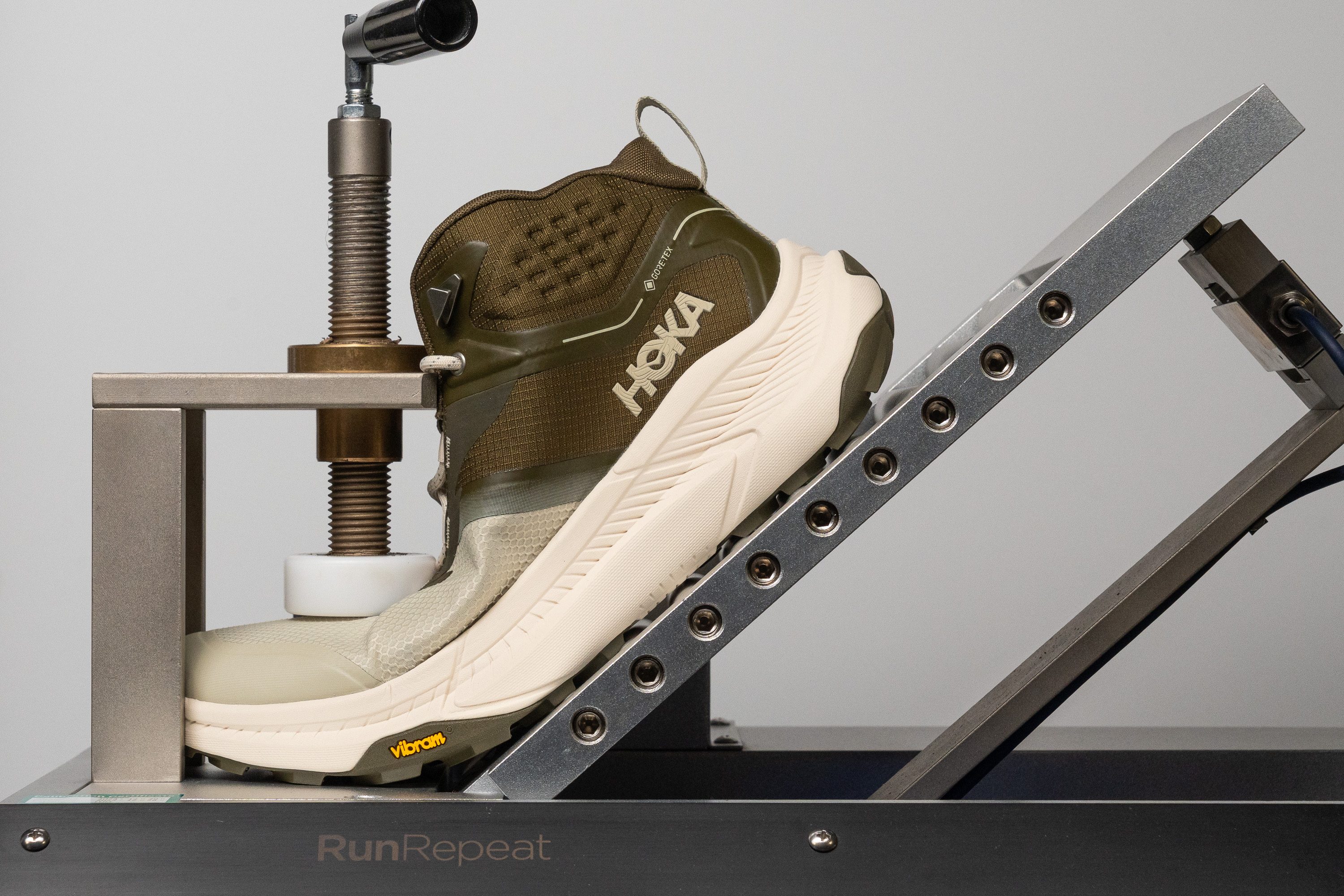 HOKA Transport Hike GTX Flexibility / Stiffness