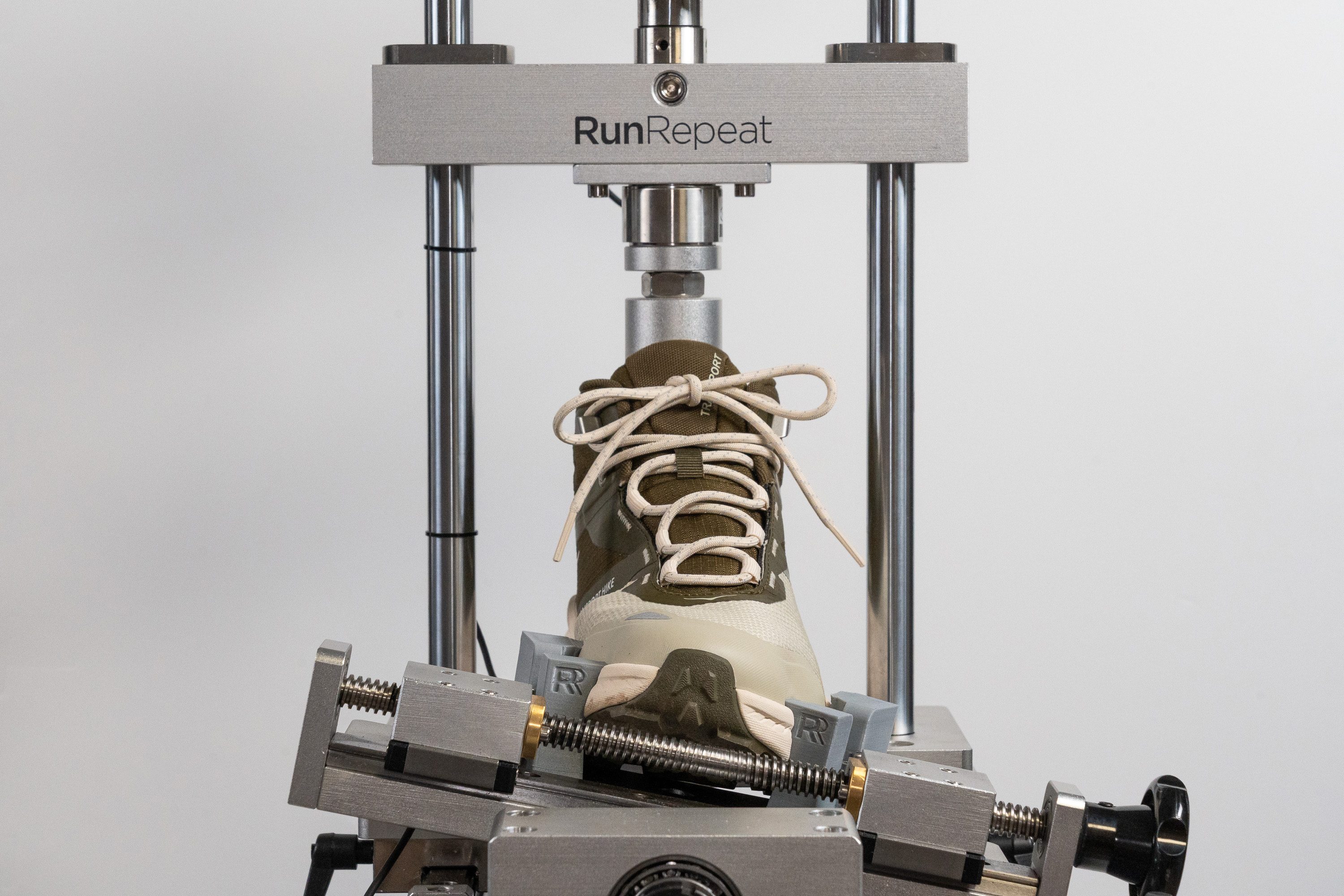 HOKA Transport Hike GTX Torsional rigidity