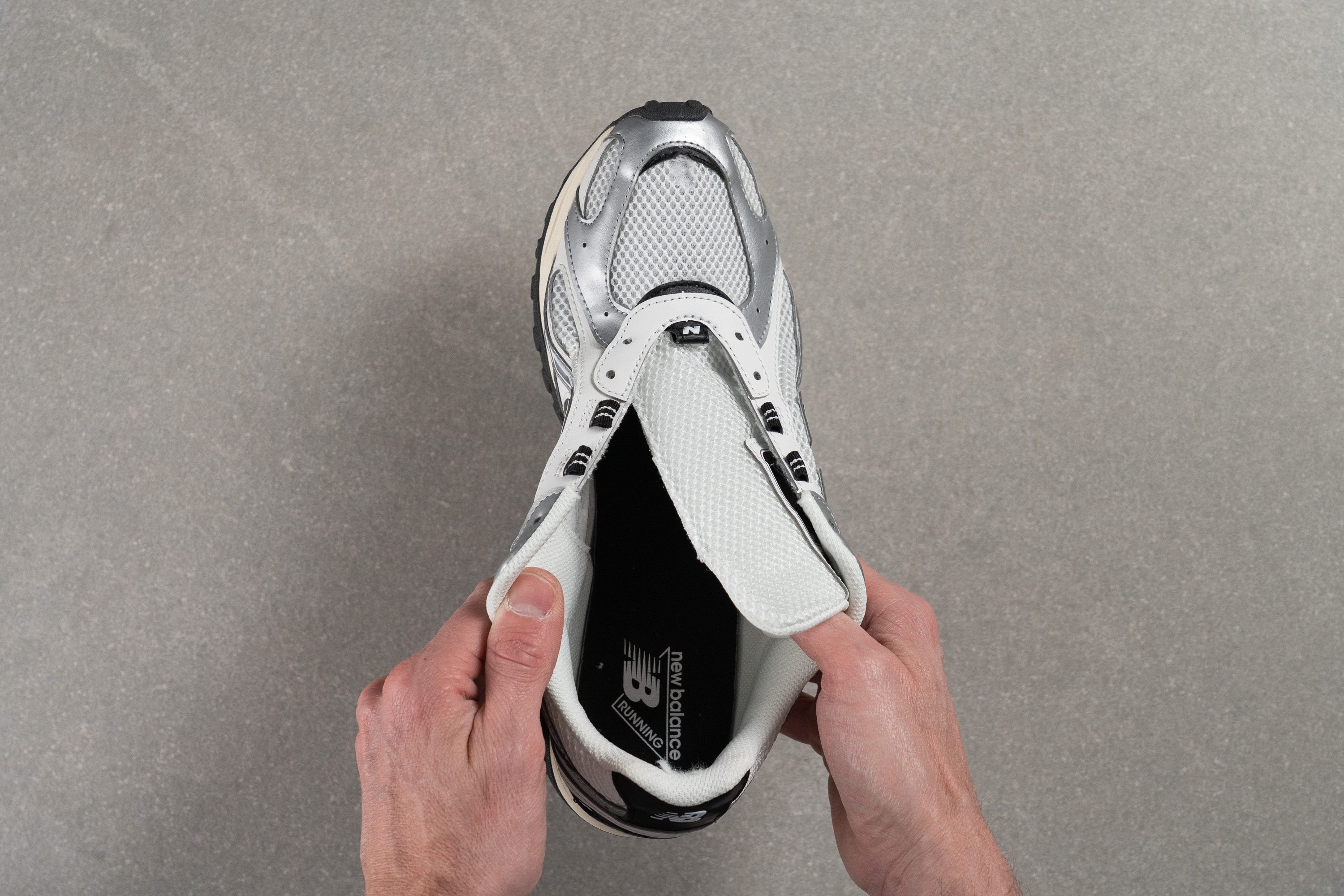 New Balance 204L Tongue: gusset type