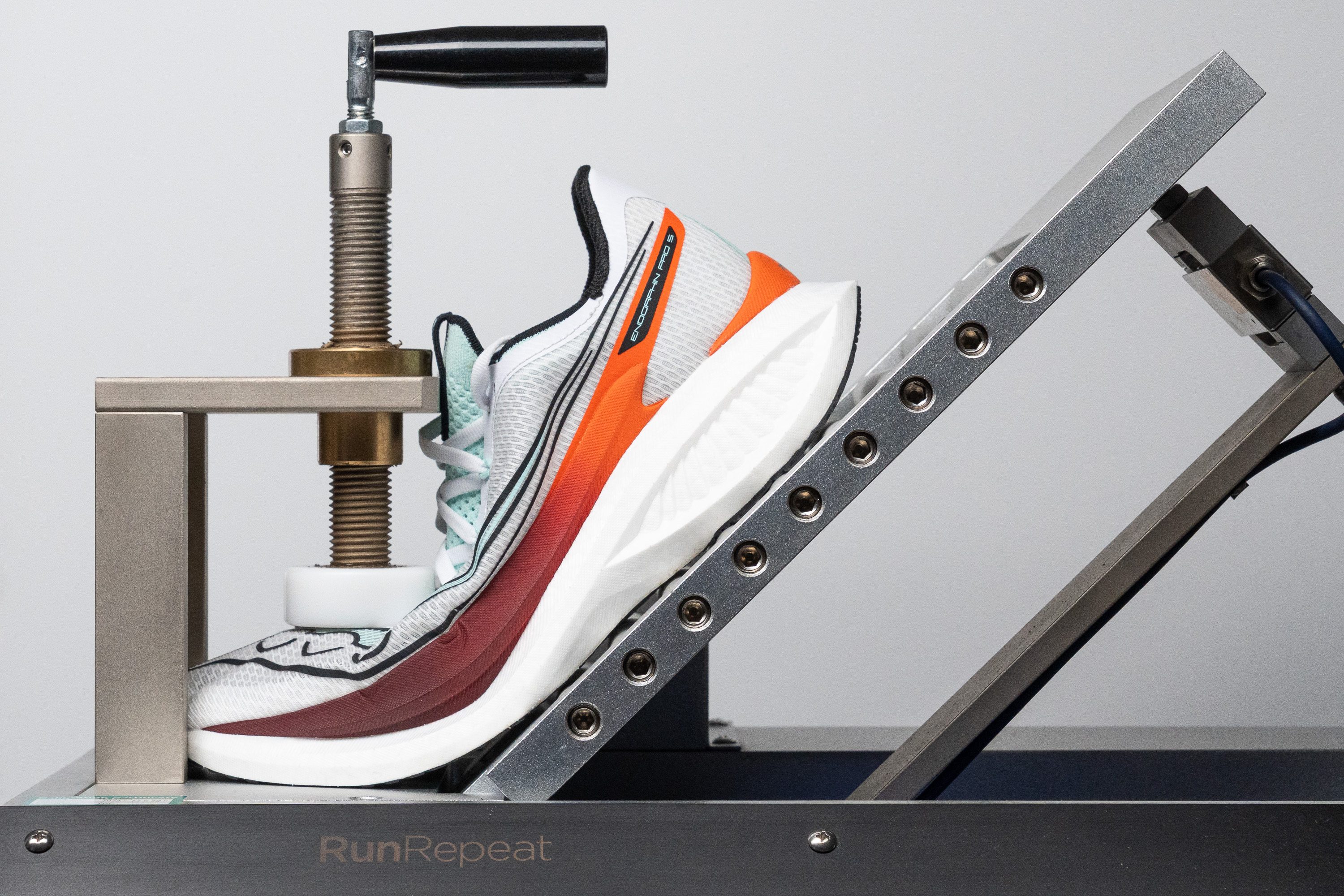 Saucony Endorphin Pro 5 Flexibility / Stiffness