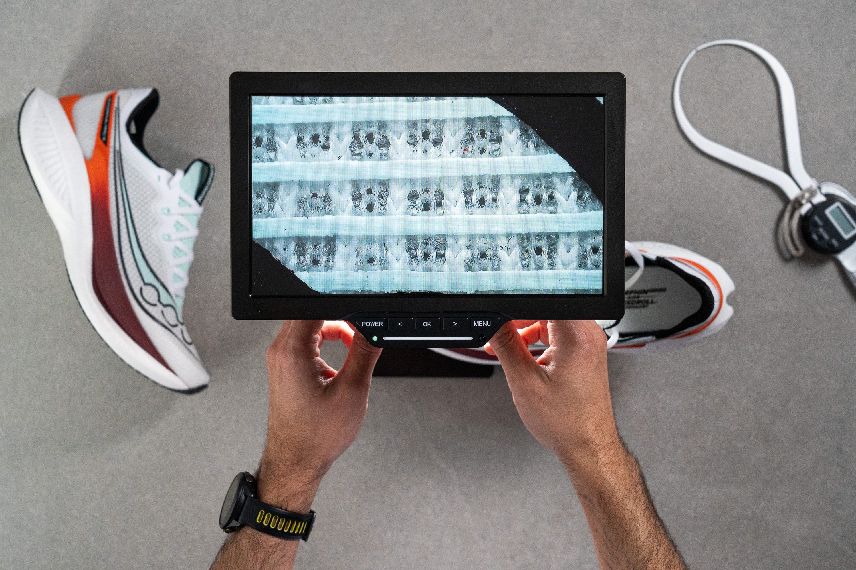 Saucony Endorphin Pro 5 microscope