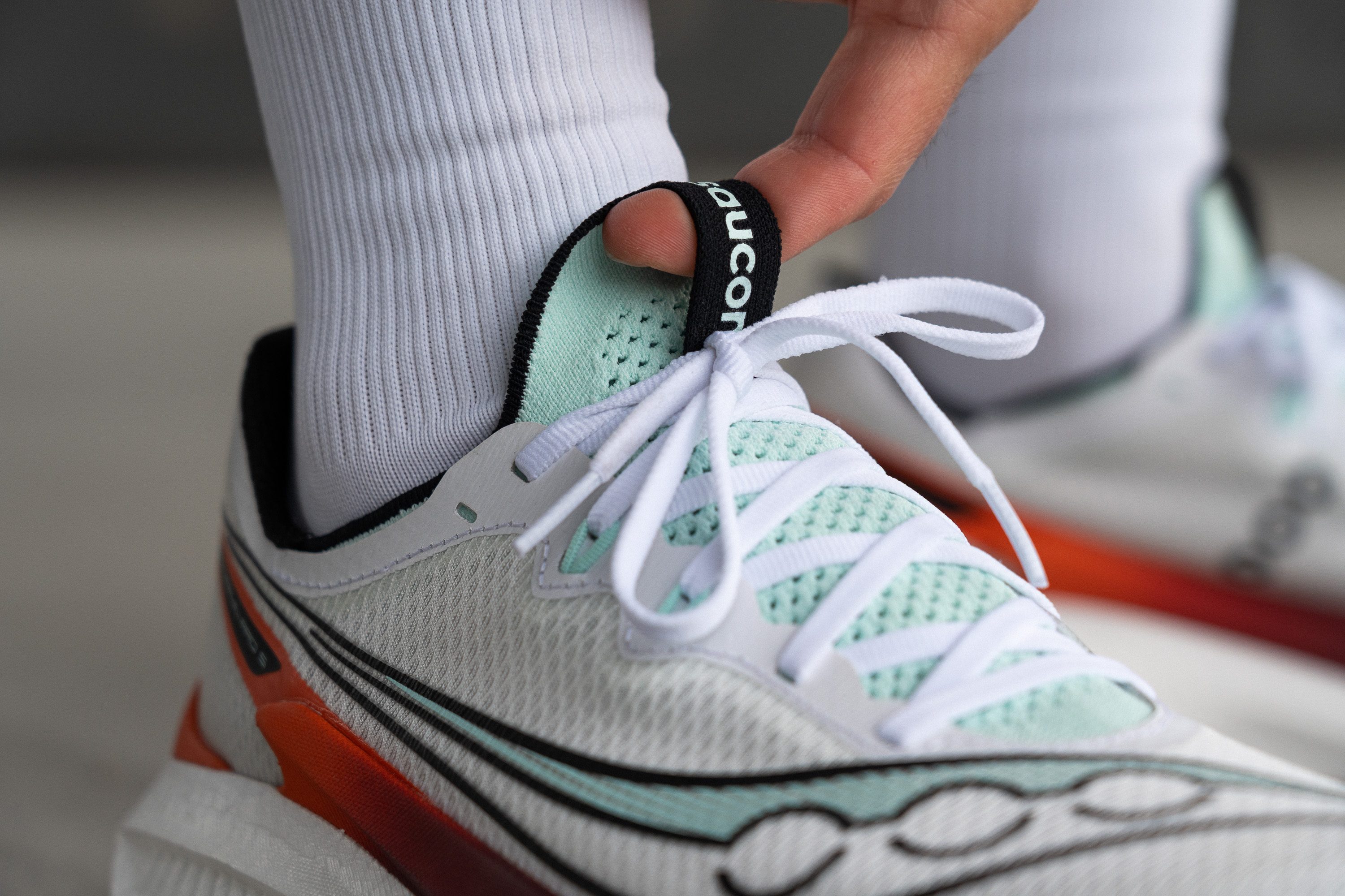 Saucony Endorphin Pro 5 tongue pull tab