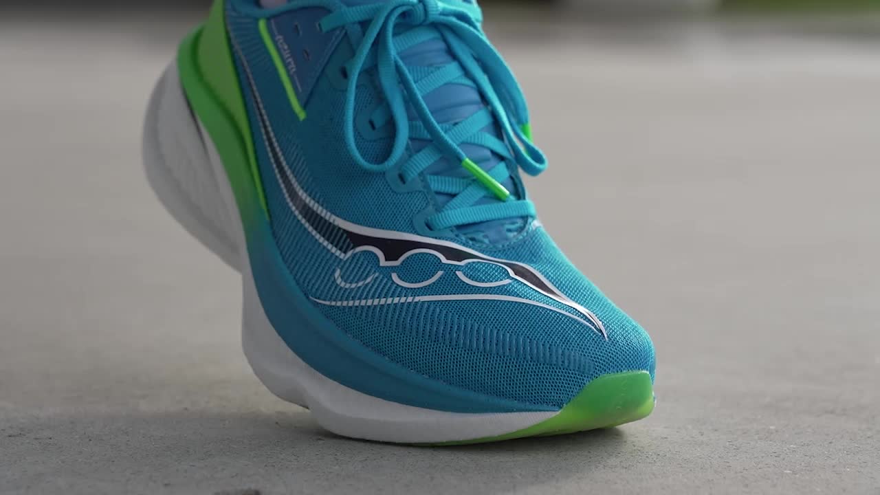 Cut in half: Saucony Endorphin Azura Review (2026) | RunRepeat
