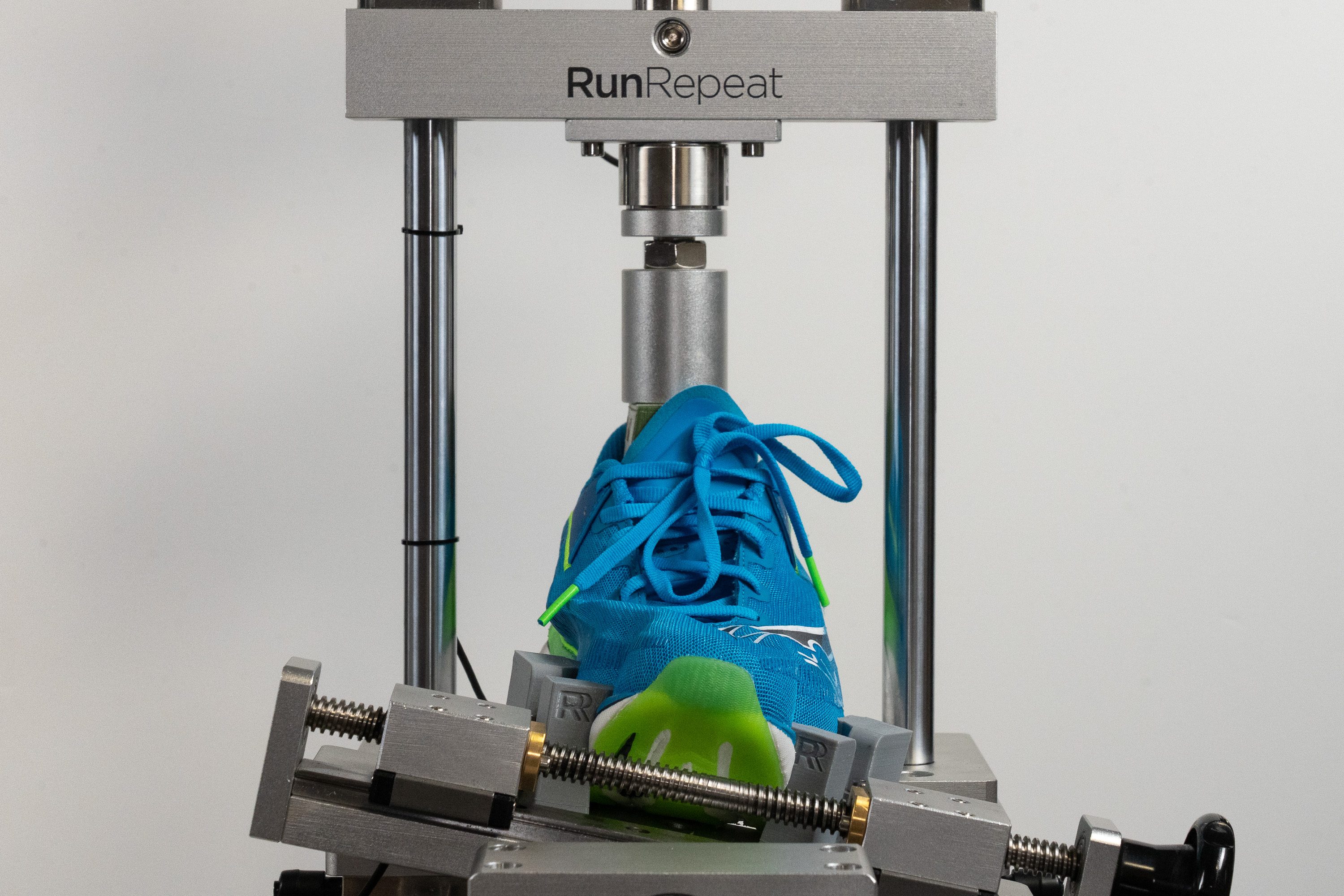 Saucony Endorphin Azura Torsional rigidity