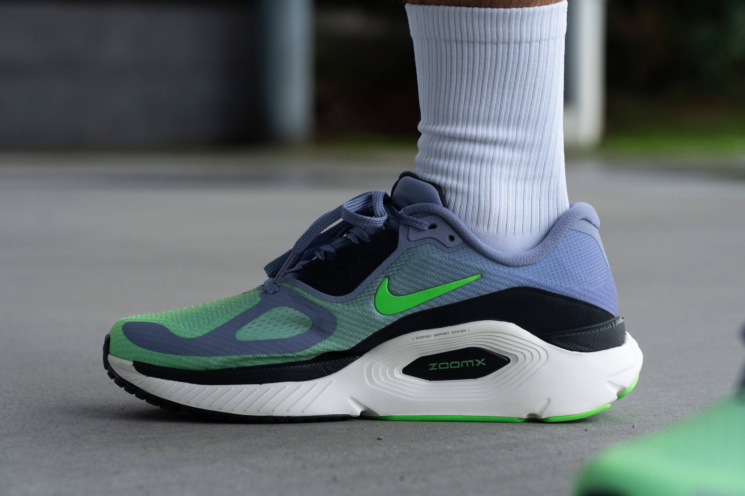 Nike Structure Plus Side