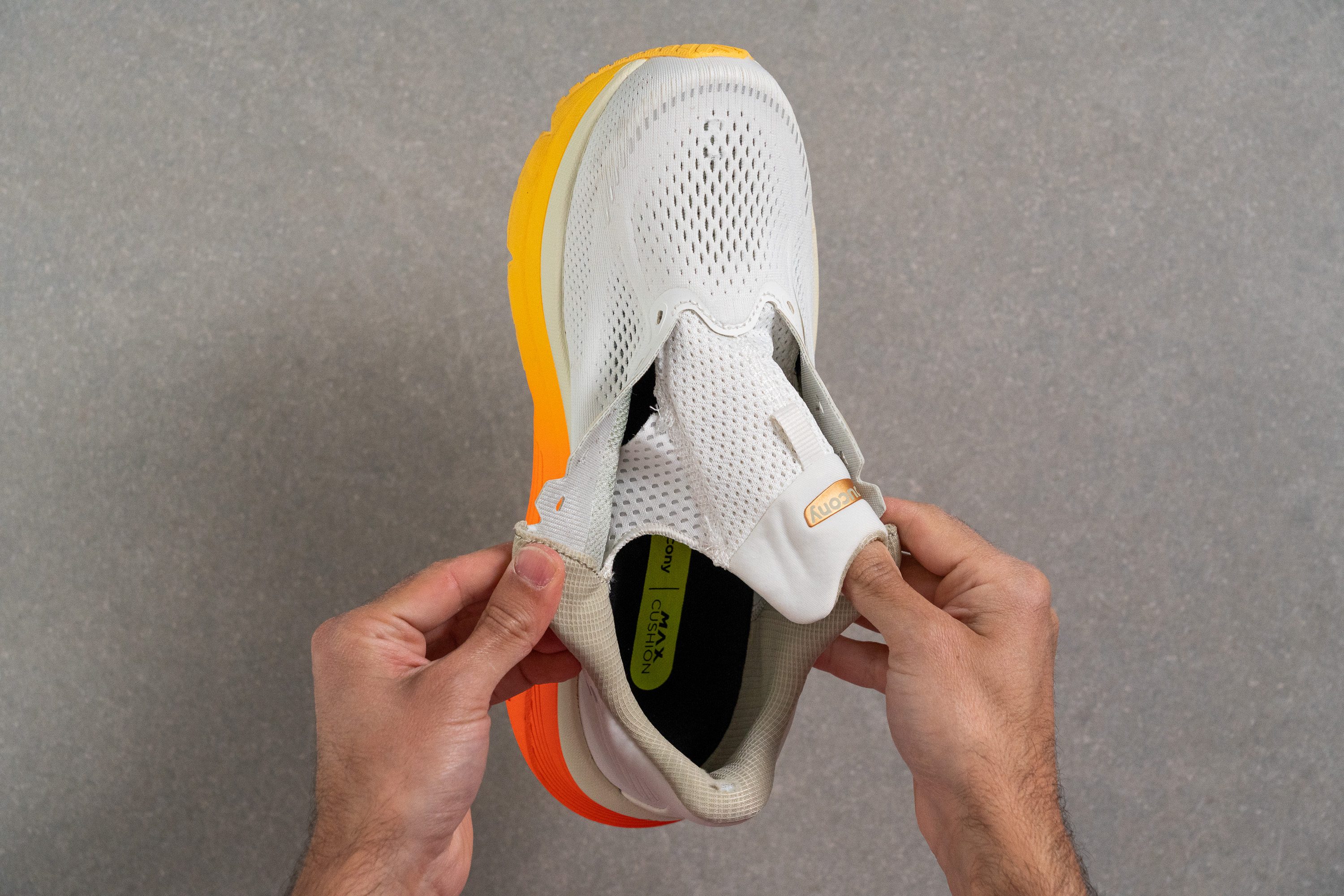 Saucony Guide 19 Tongue: gusset type