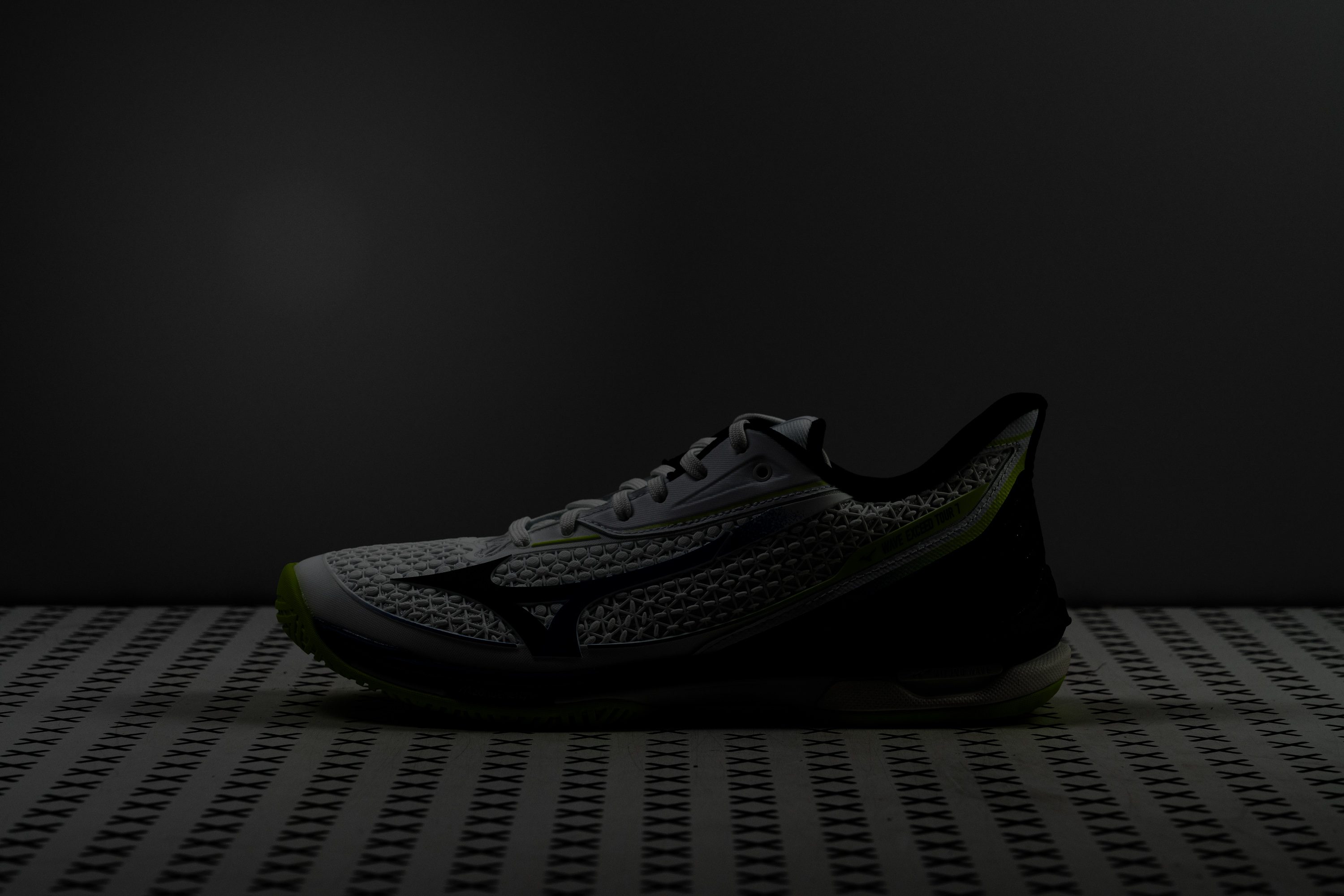 Mizuno Wave Exceed Tour 7 Reflective elements
