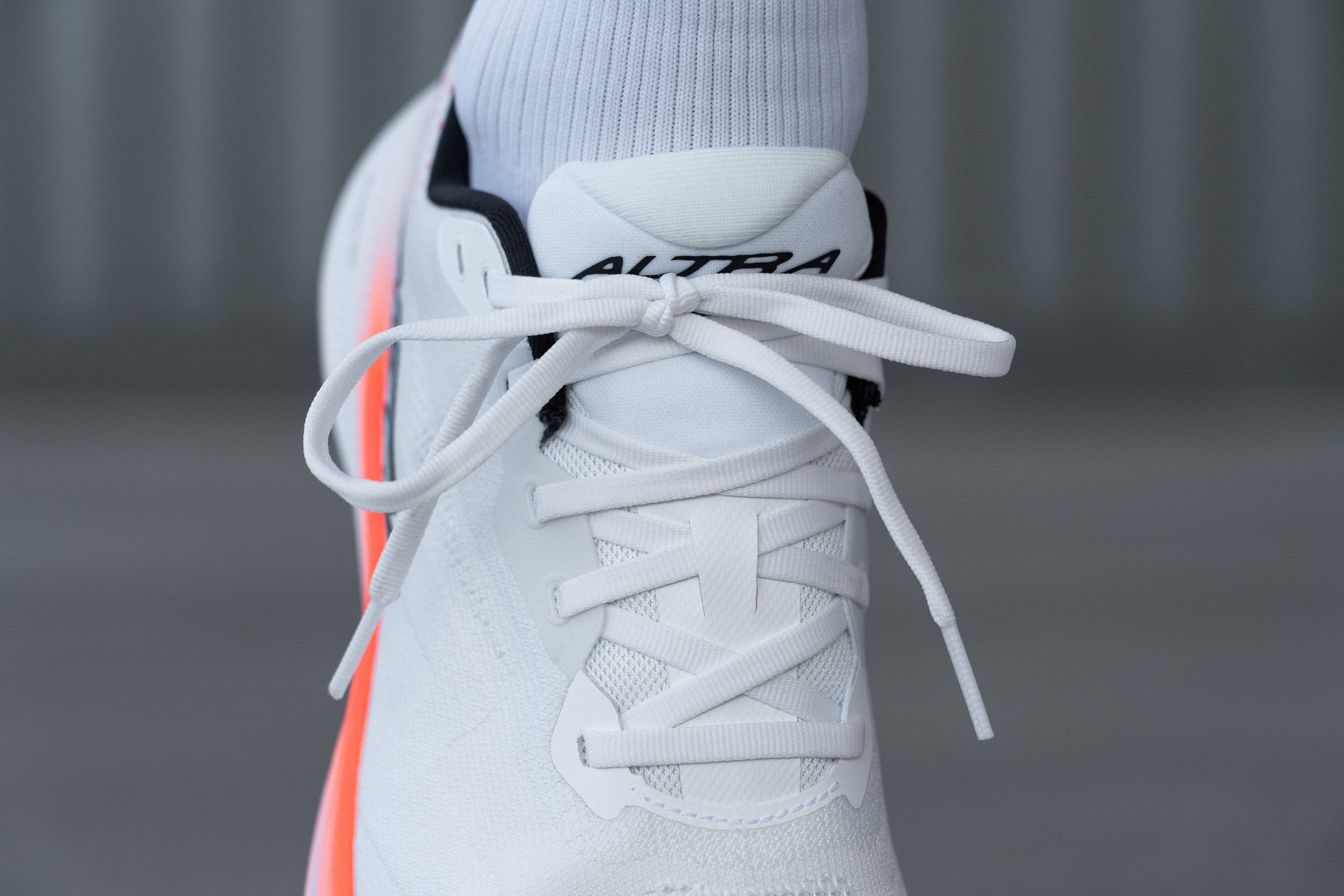Altra Experience Flow 3 laces
