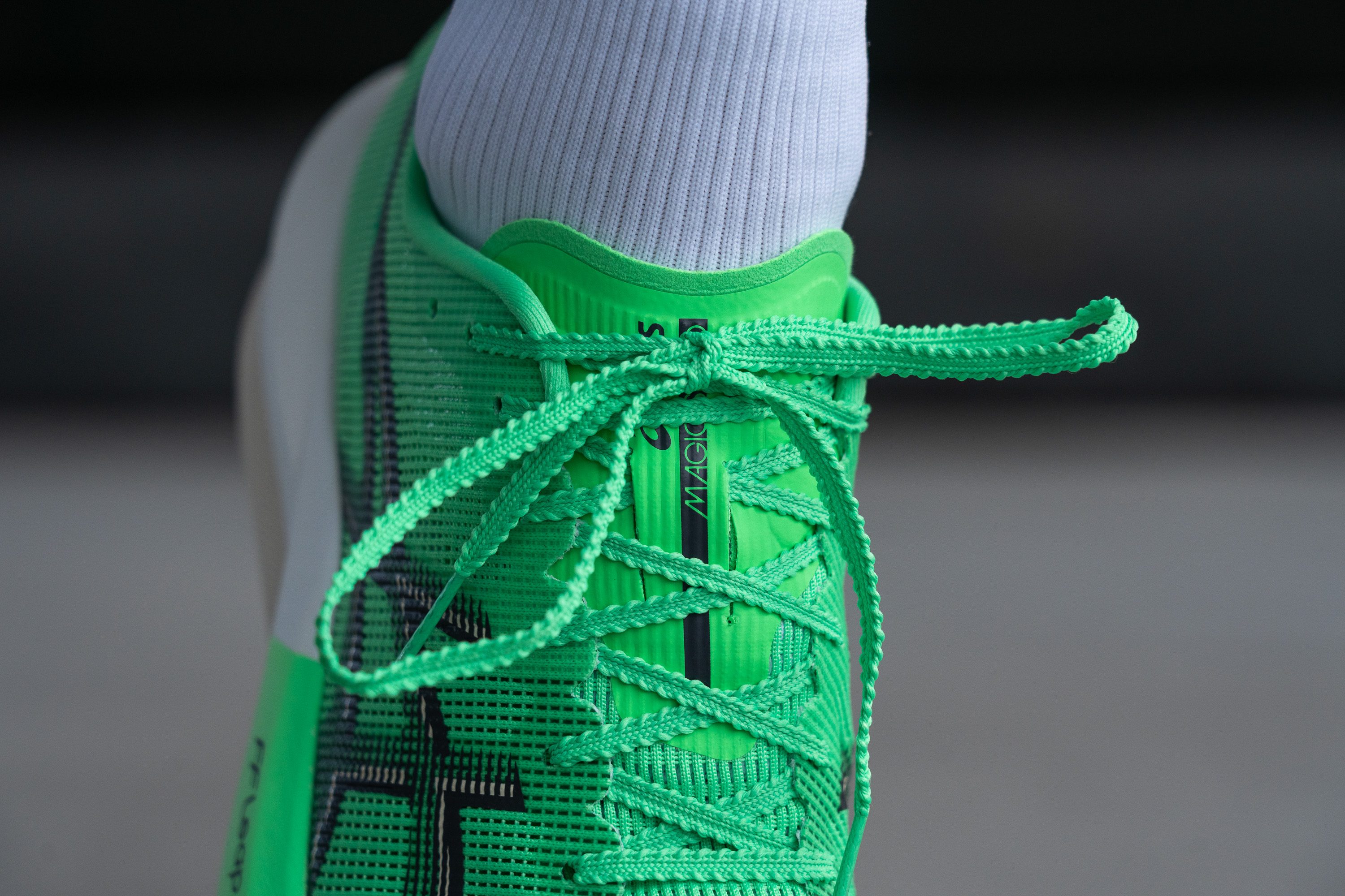ASICS Magic Speed 5 laces