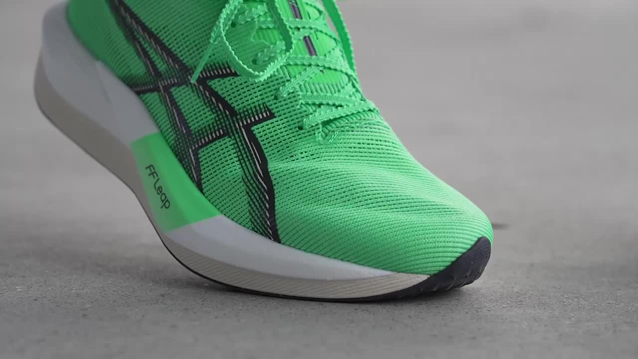 Cut in half: ASICS Magic Speed 5 Review (2026) | RunRepeat