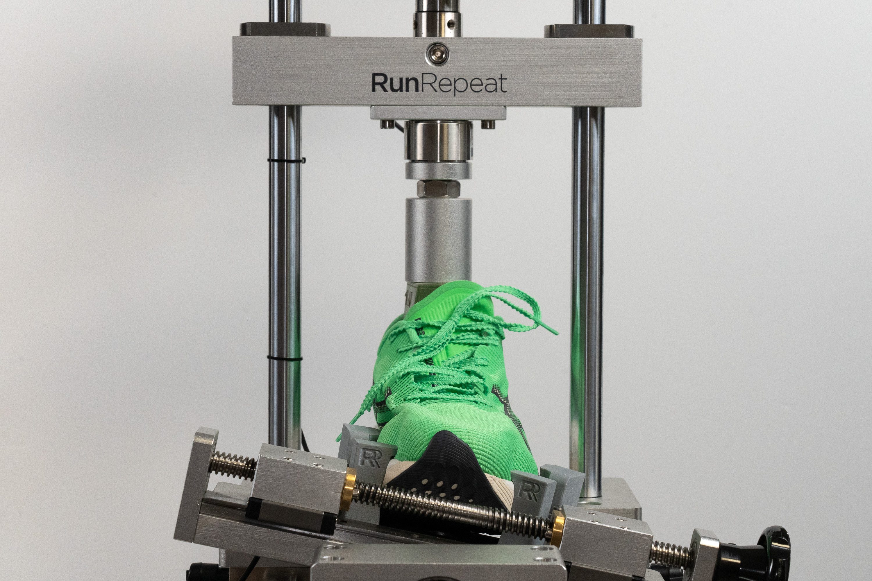 ASICS Magic Speed 5 Torsional rigidity