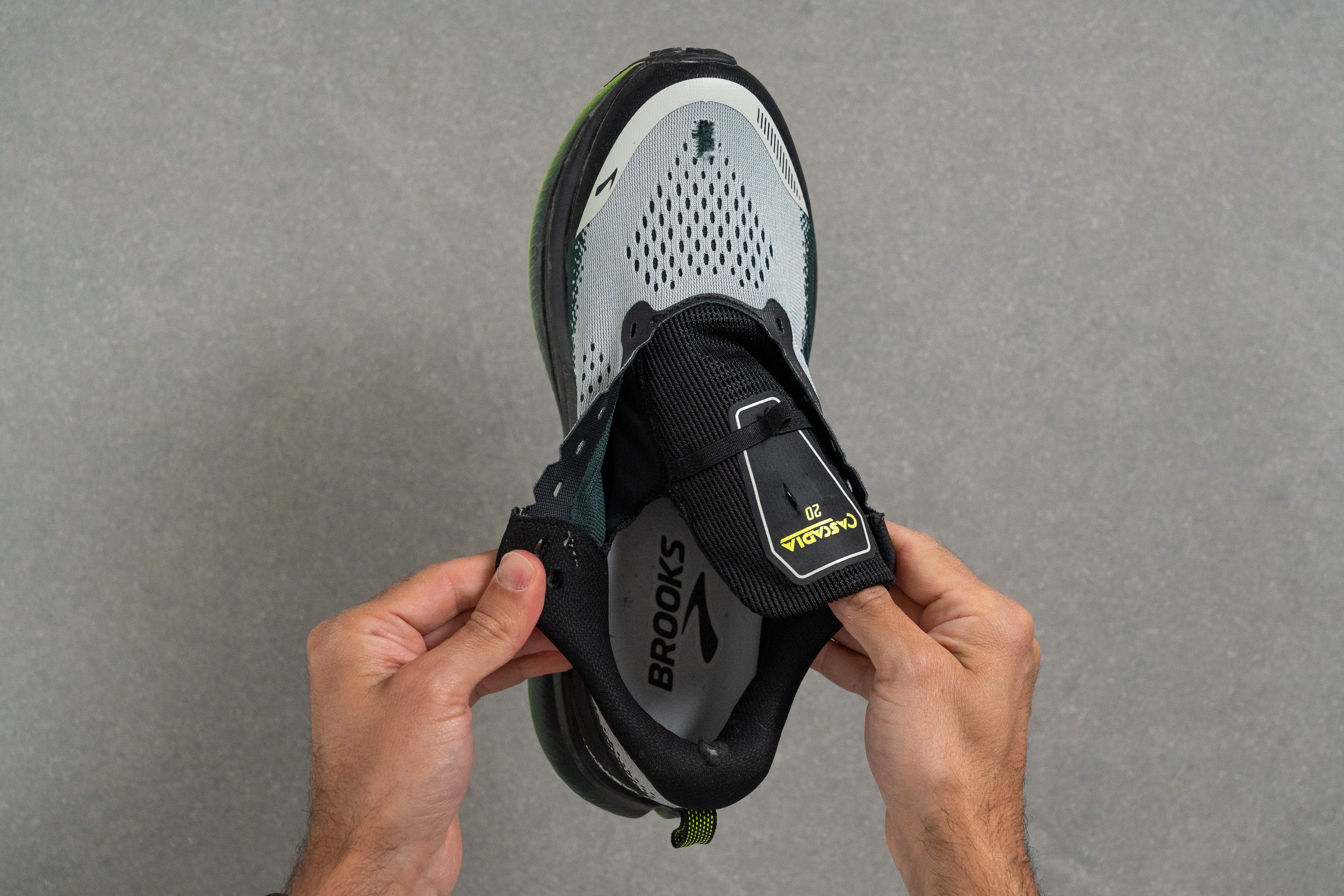 Brooks Cascadia 20 Tongue: gusset type