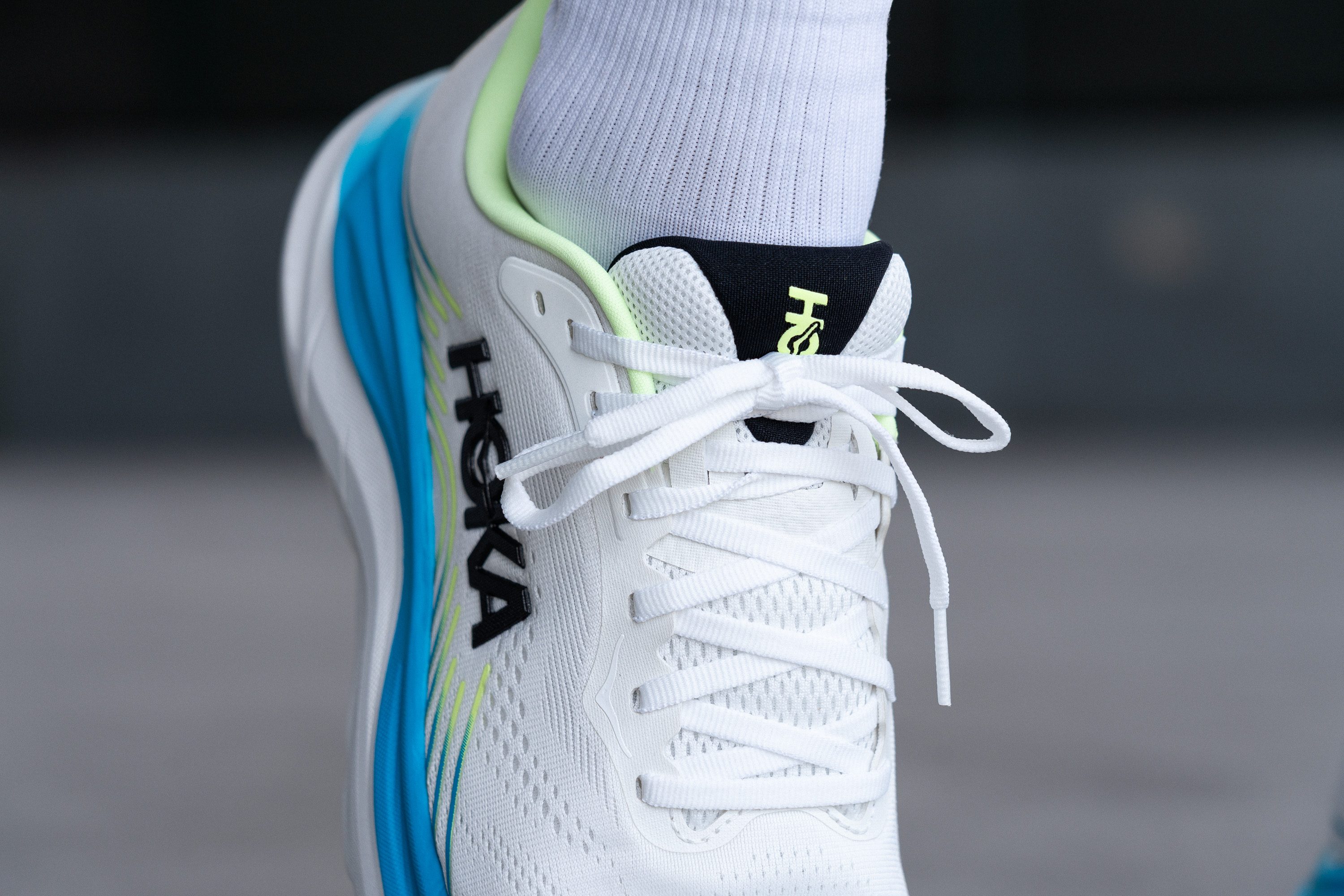 HOKA Clifton 11 double lace lock