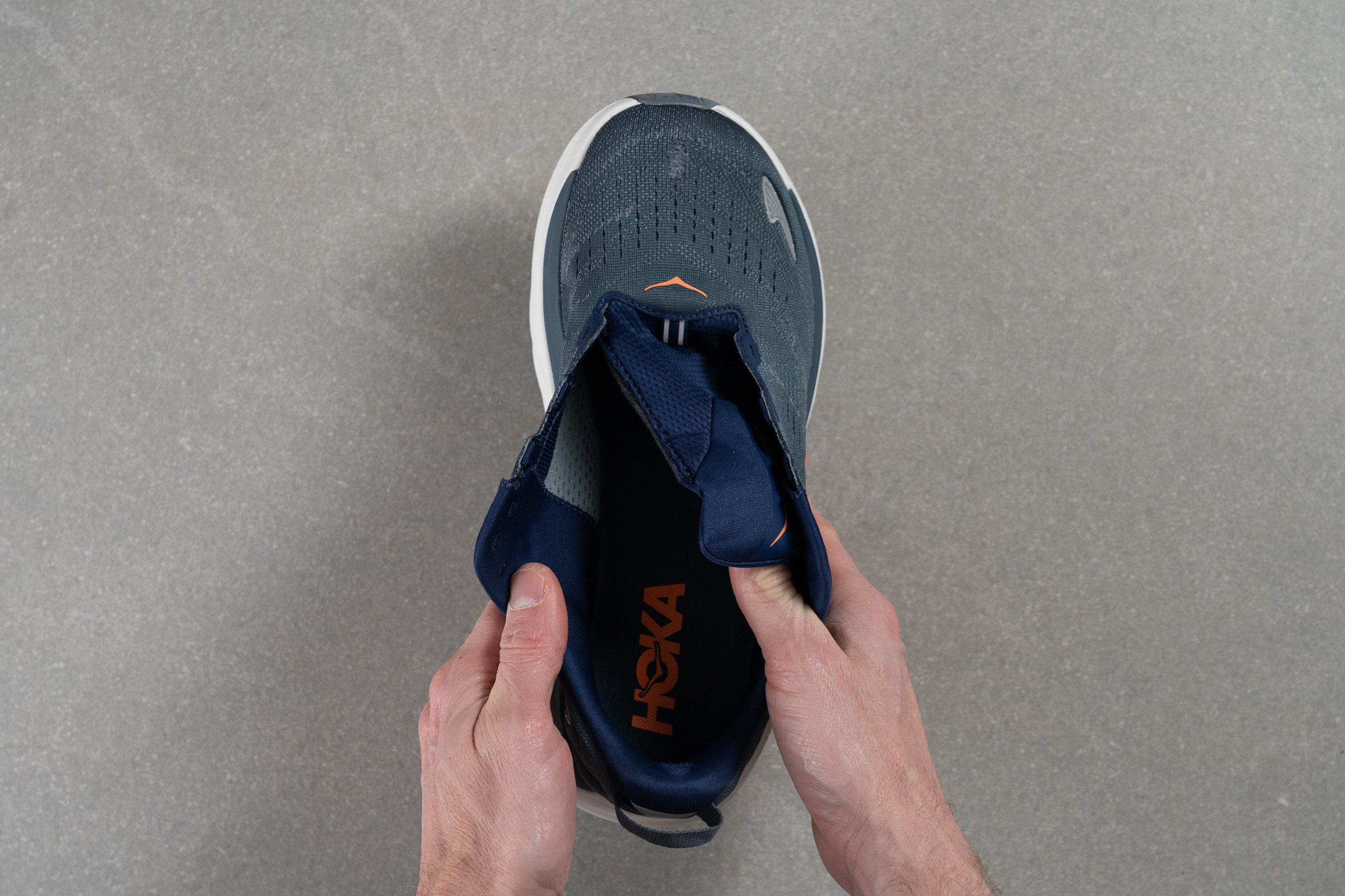 HOKA Gaviota 6 Tongue: gusset type