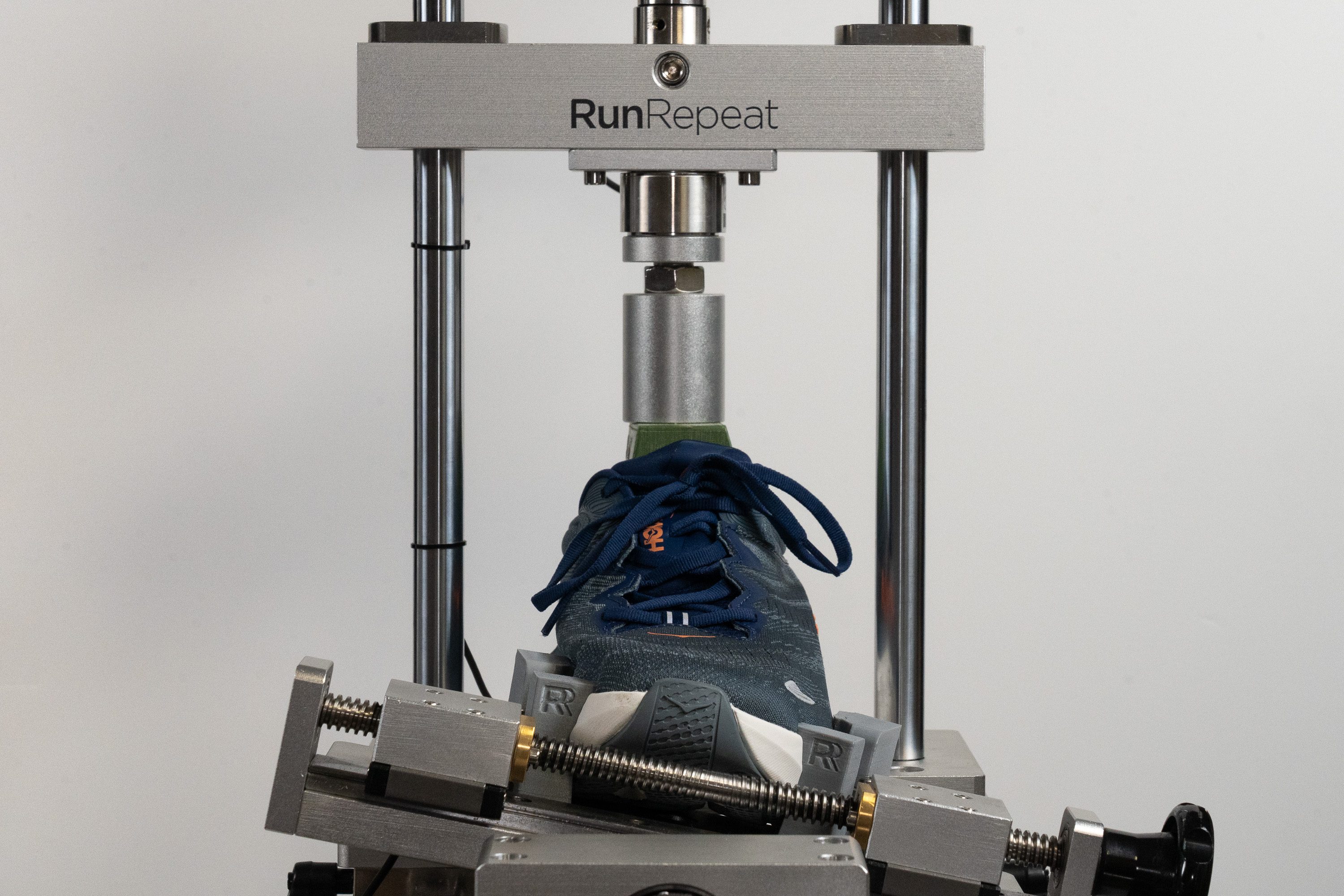 HOKA Gaviota 6 Torsional rigidity