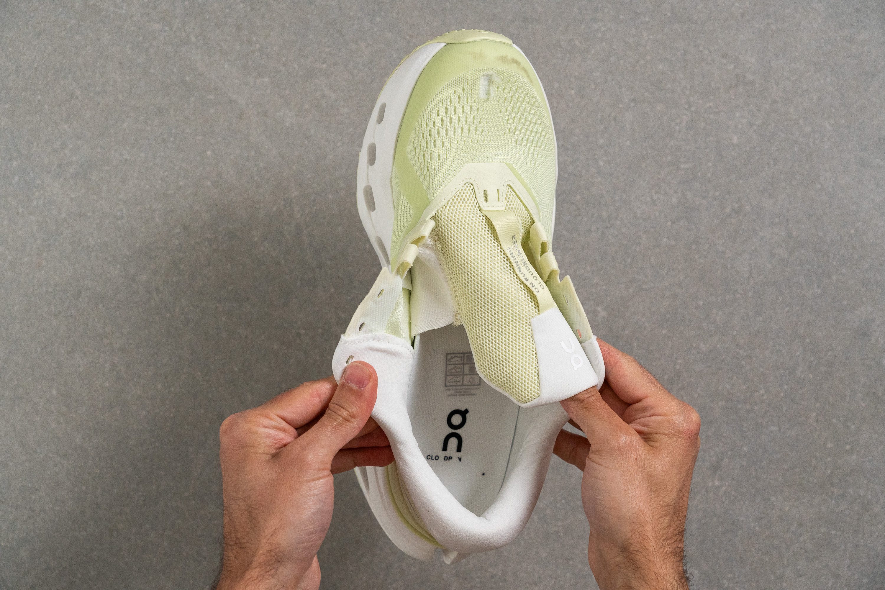 On Cloudrunner 3 Tongue: gusset type