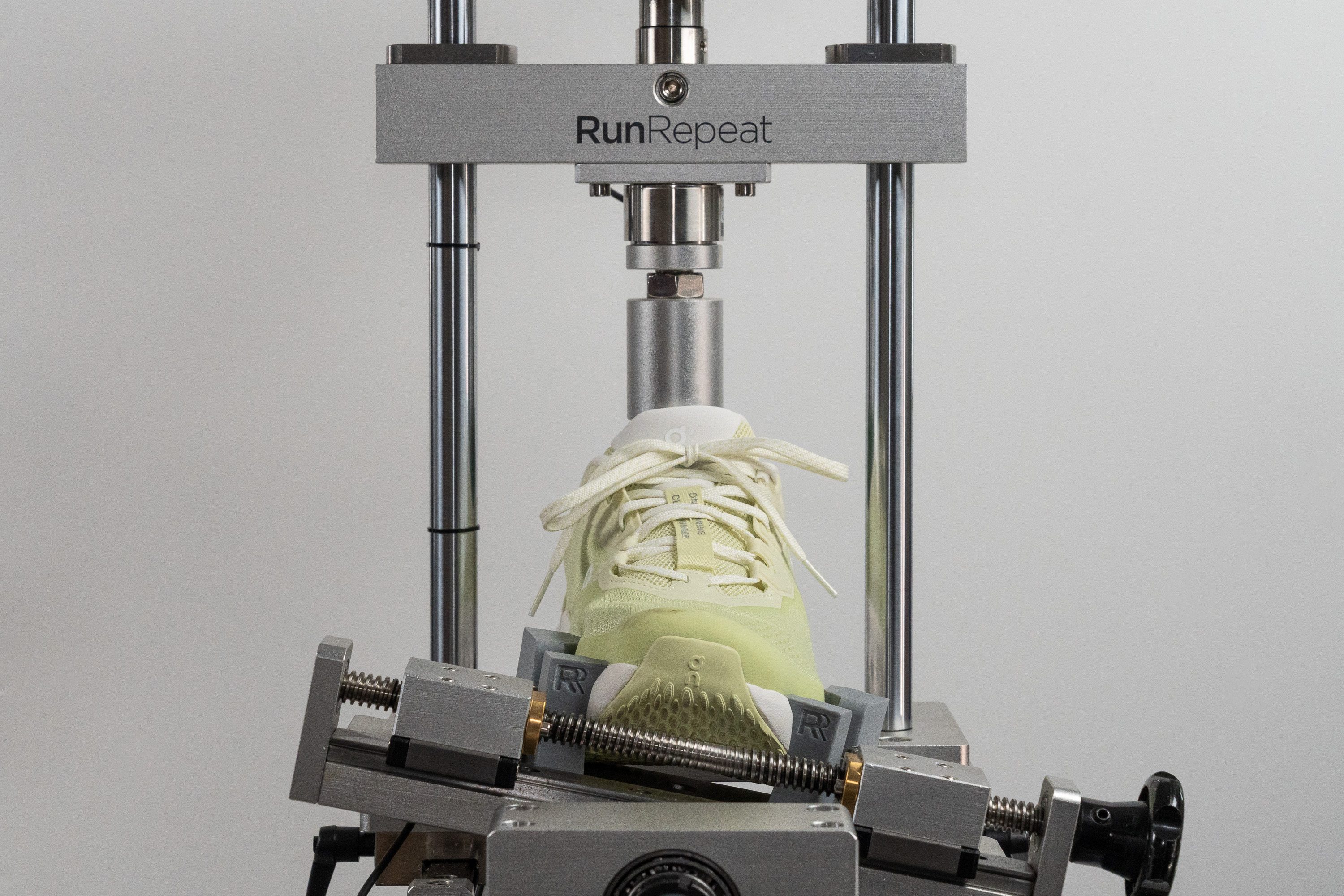 On Cloudrunner 3 Torsional rigidity