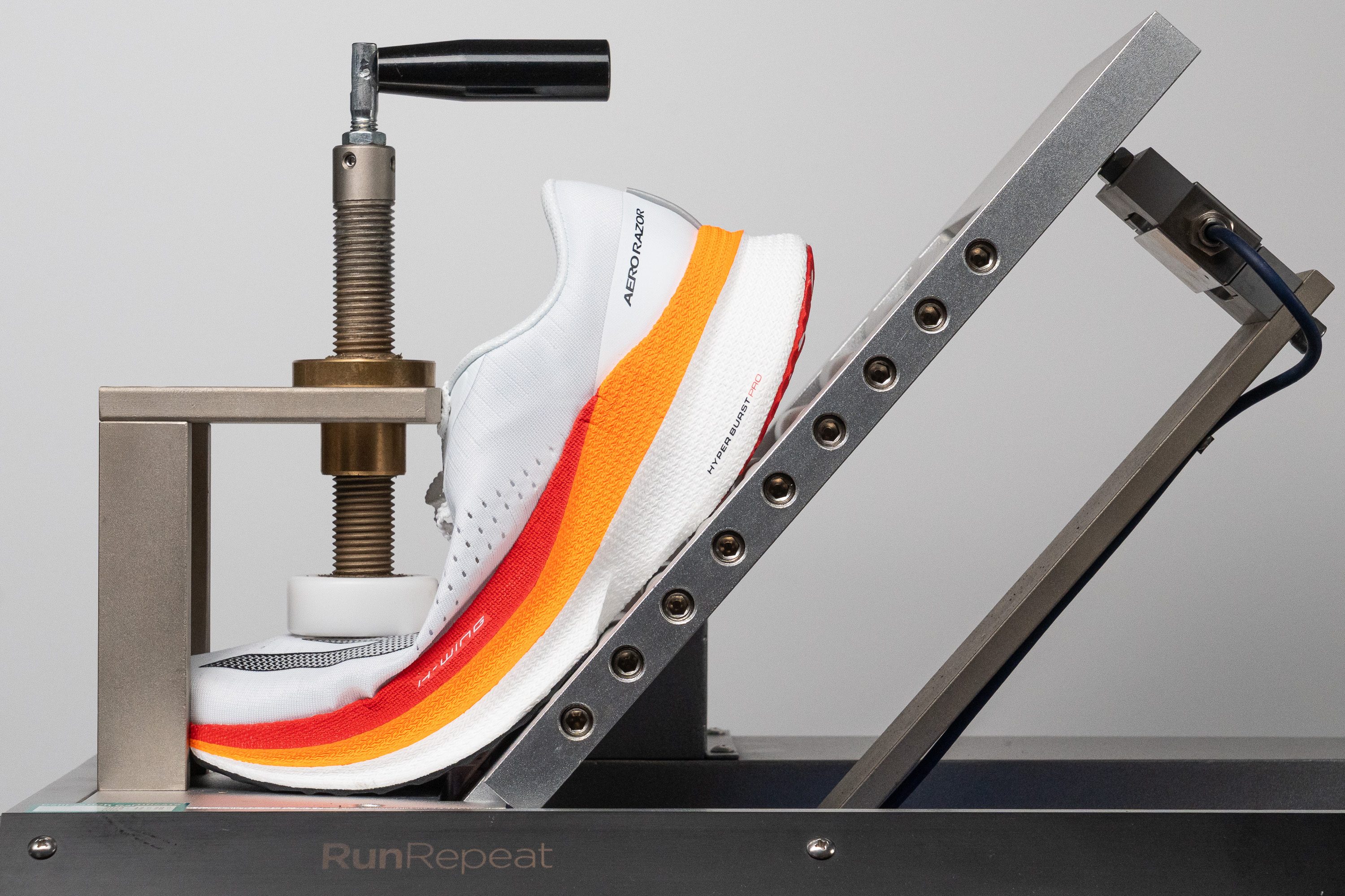Skechers Aero Razor Flexibility / Stiffness
