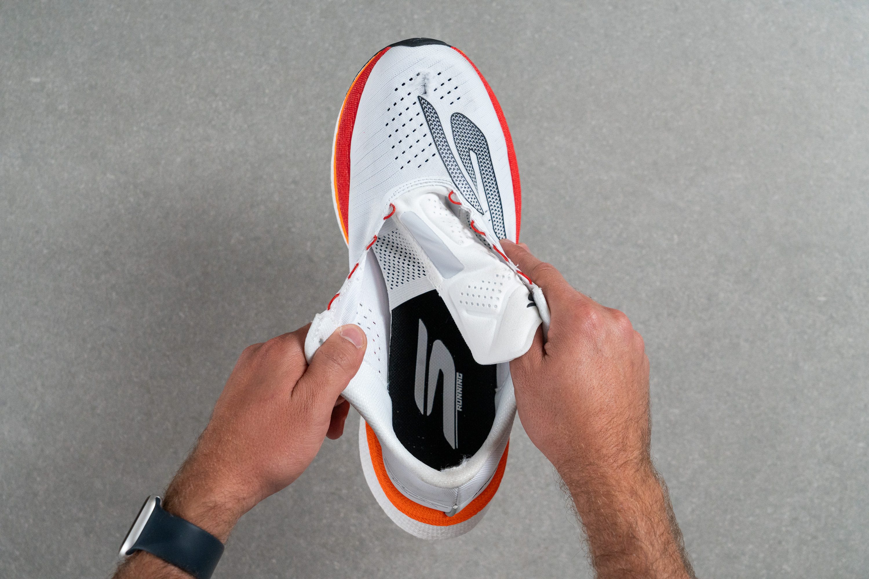 Skechers Aero Razor Tongue: gusset type