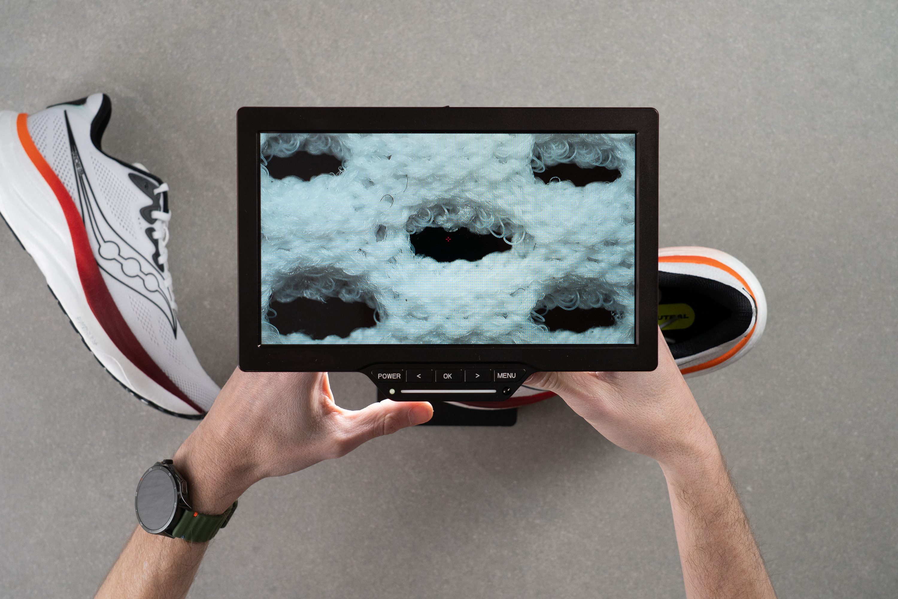 Saucony Ride 19 microscope
