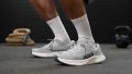 HOKA Solimar 2 squats