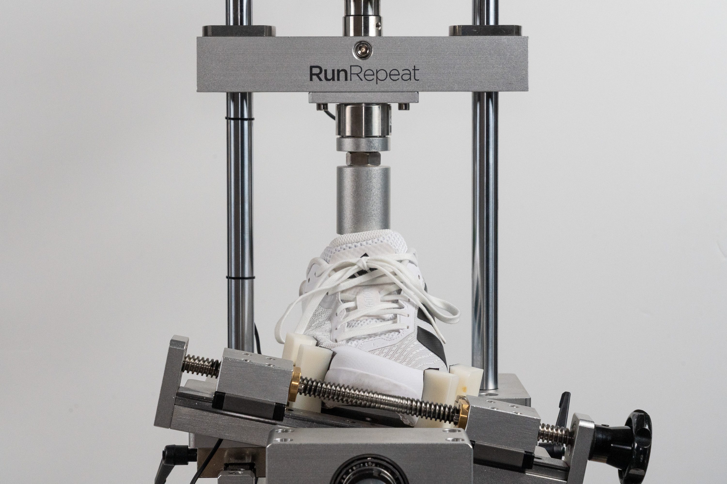 Adidas Dropset 4 Torsional rigidity