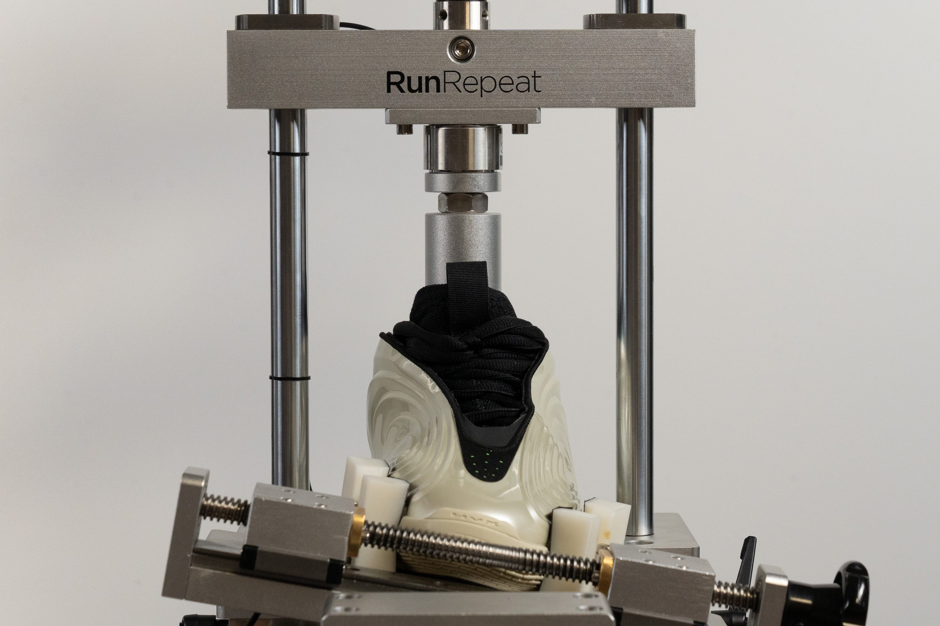 Adidas Harden Volume 10 Torsional rigidity