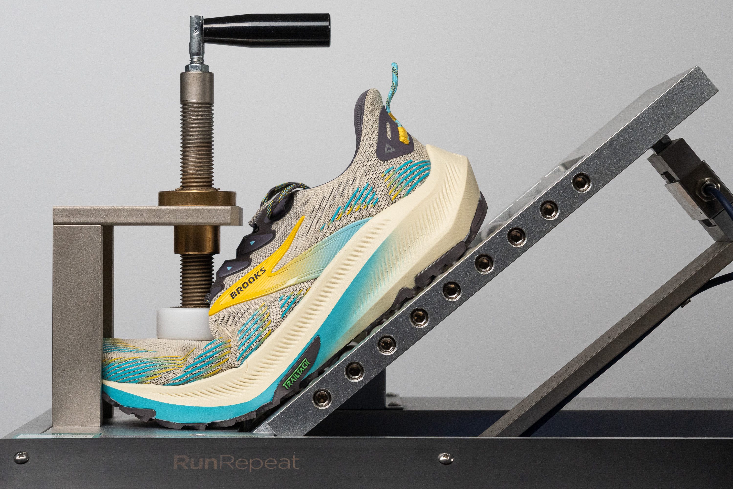 Brooks Ghost Trail Flexibility / Stiffness
