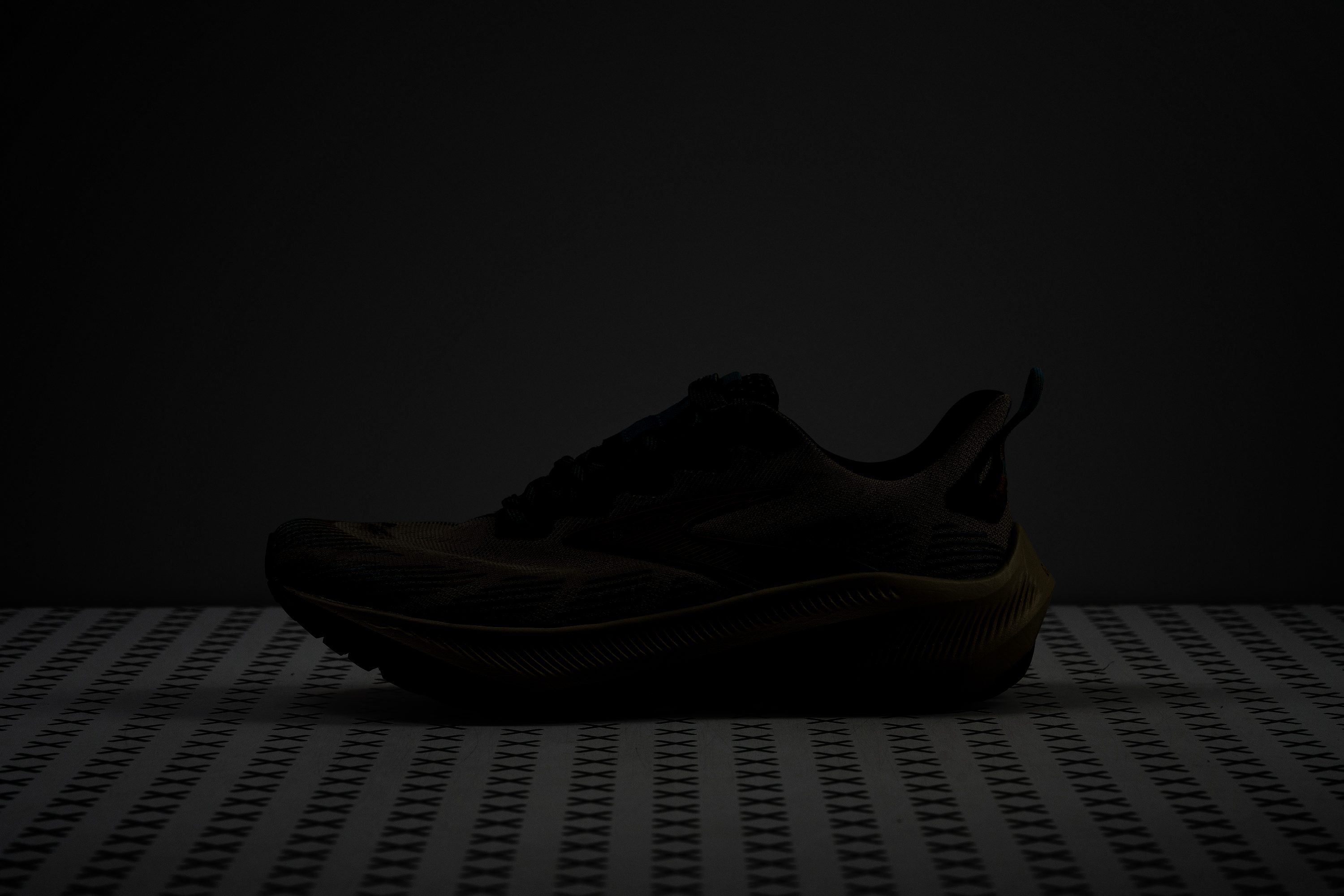 Brooks Ghost Trail Reflective elements