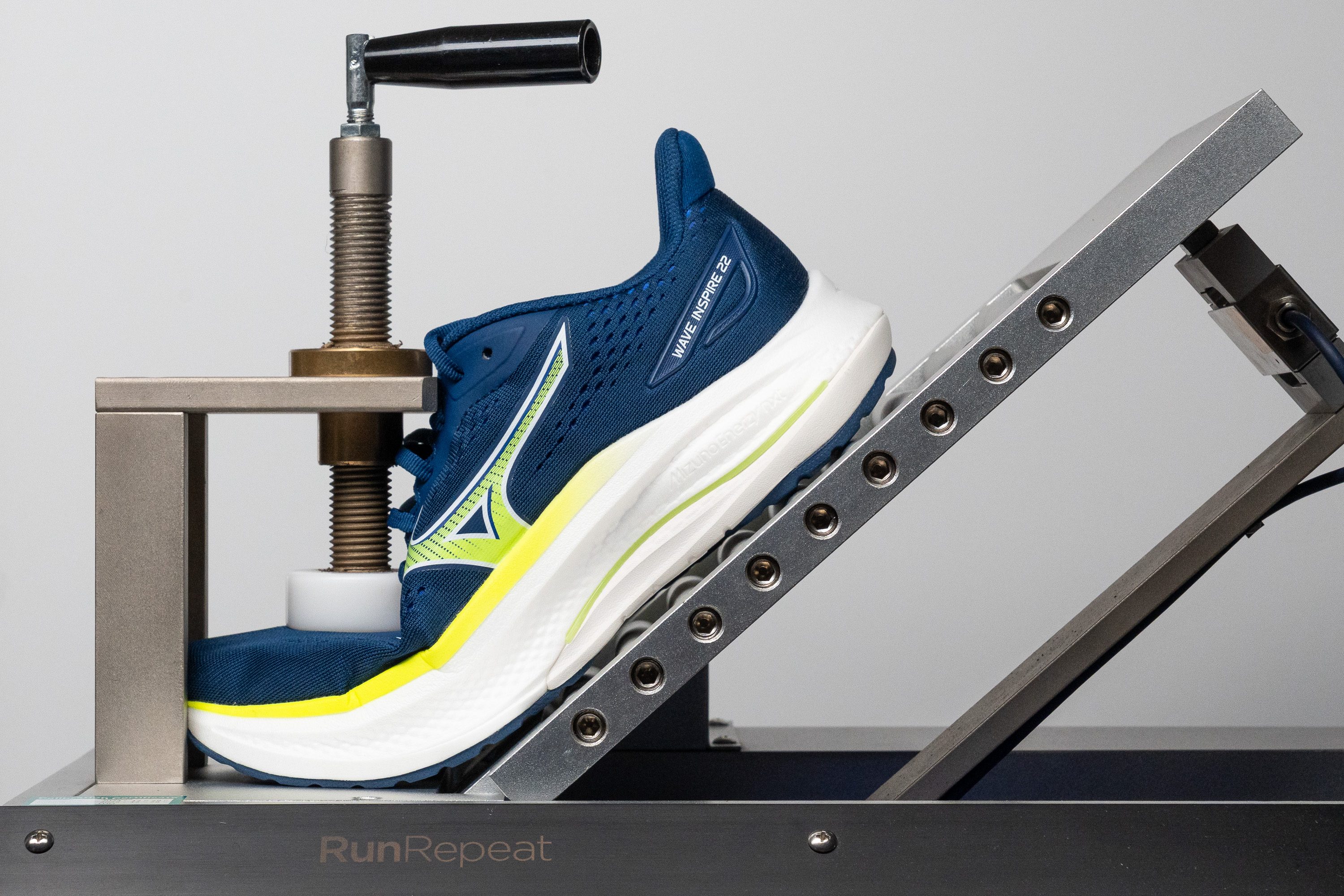 Mizuno Wave Inspire 22 Flexibility / Stiffness