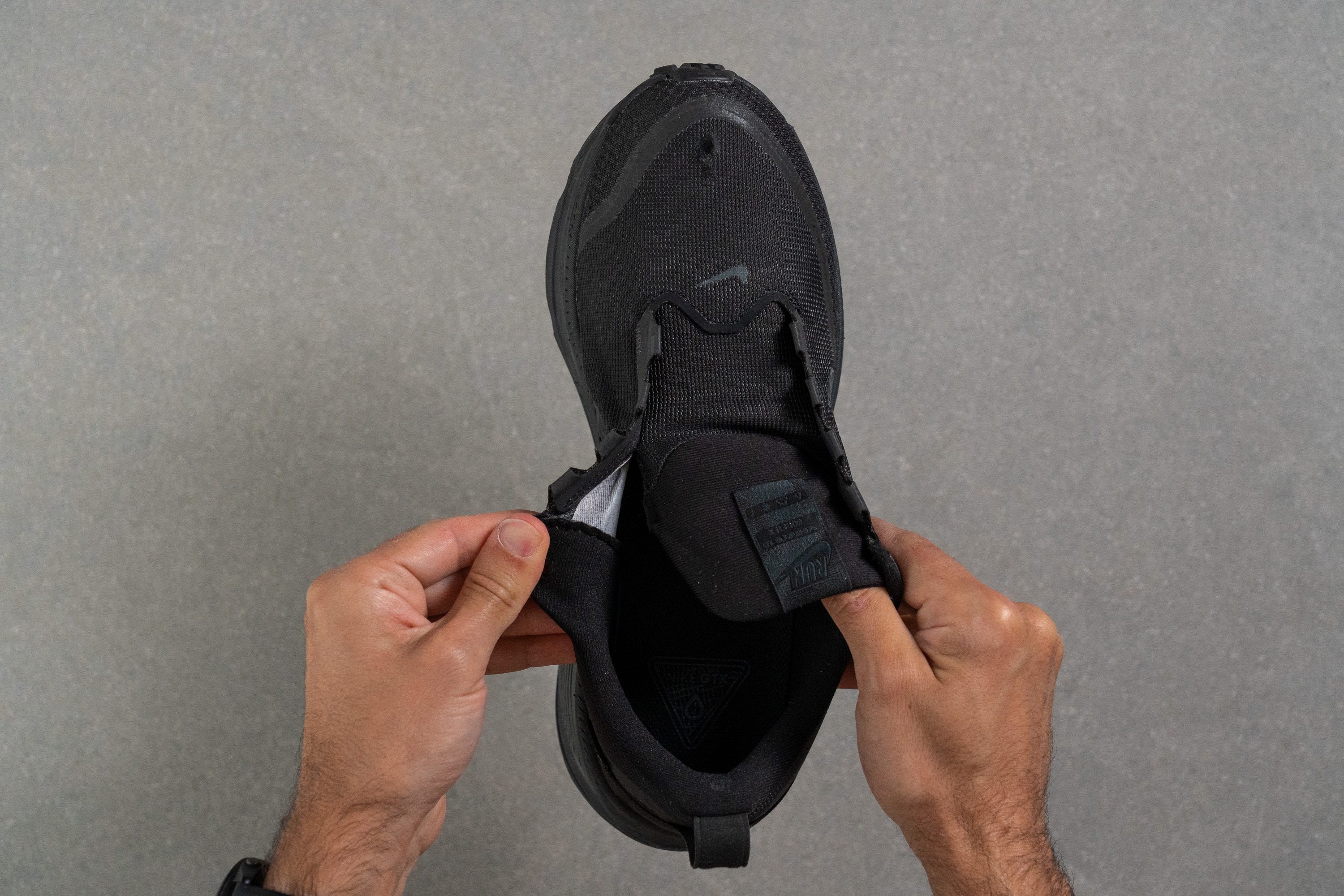 Nike Vomero 18 GTX Tongue: gusset type