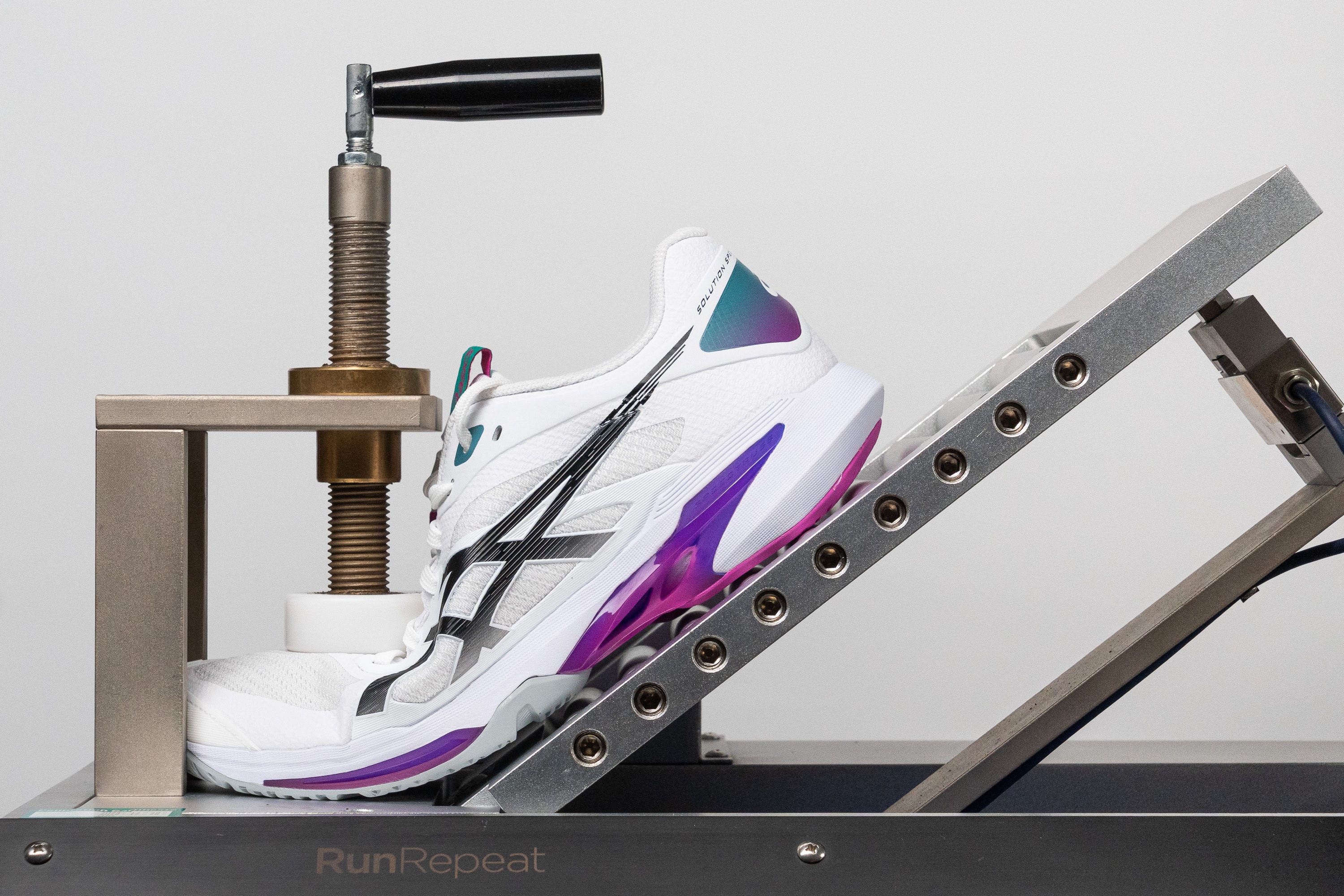 ASICS Solution Speed FF 4 Flexibility / Stiffness