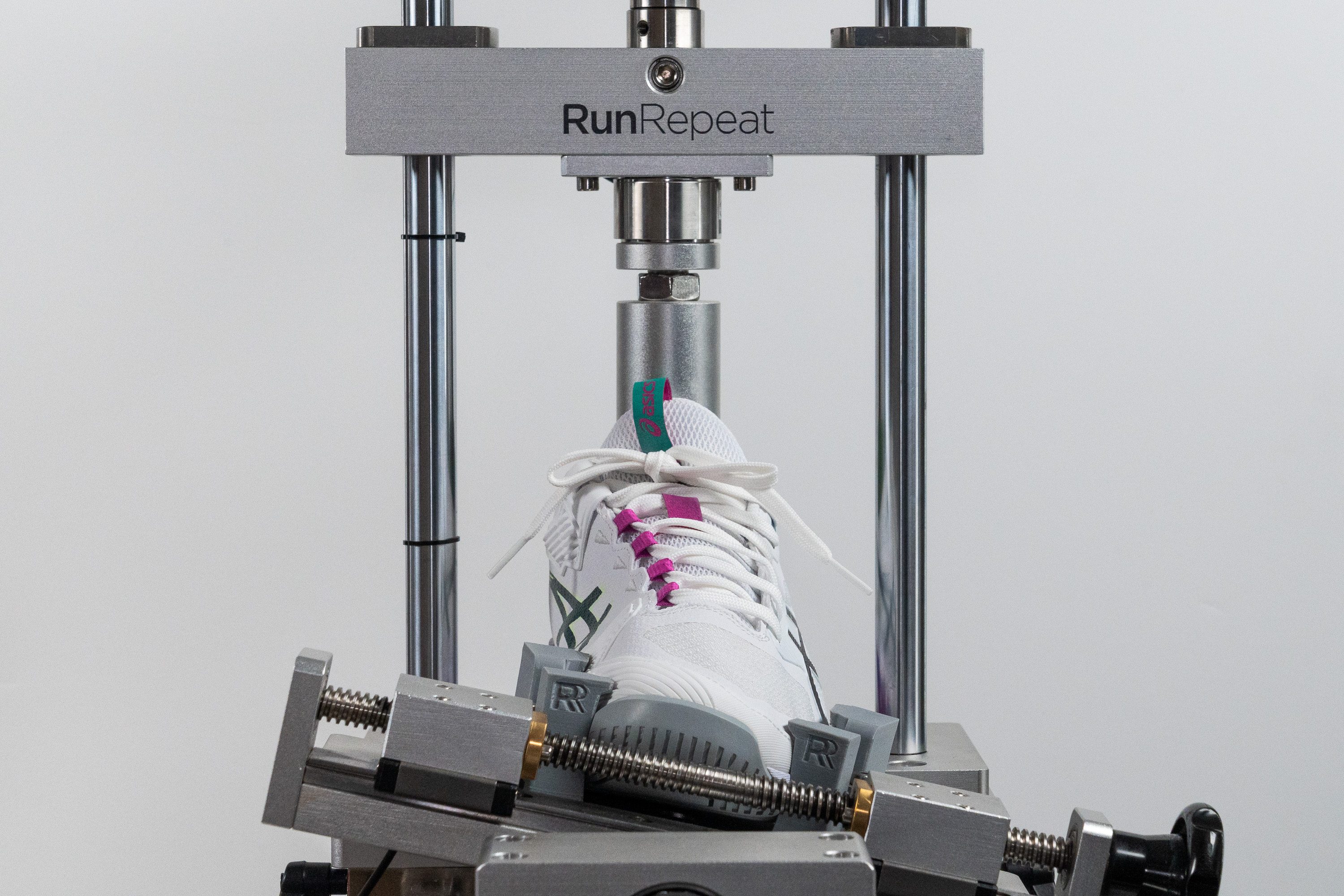 ASICS Solution Speed FF 4 Torsional rigidity