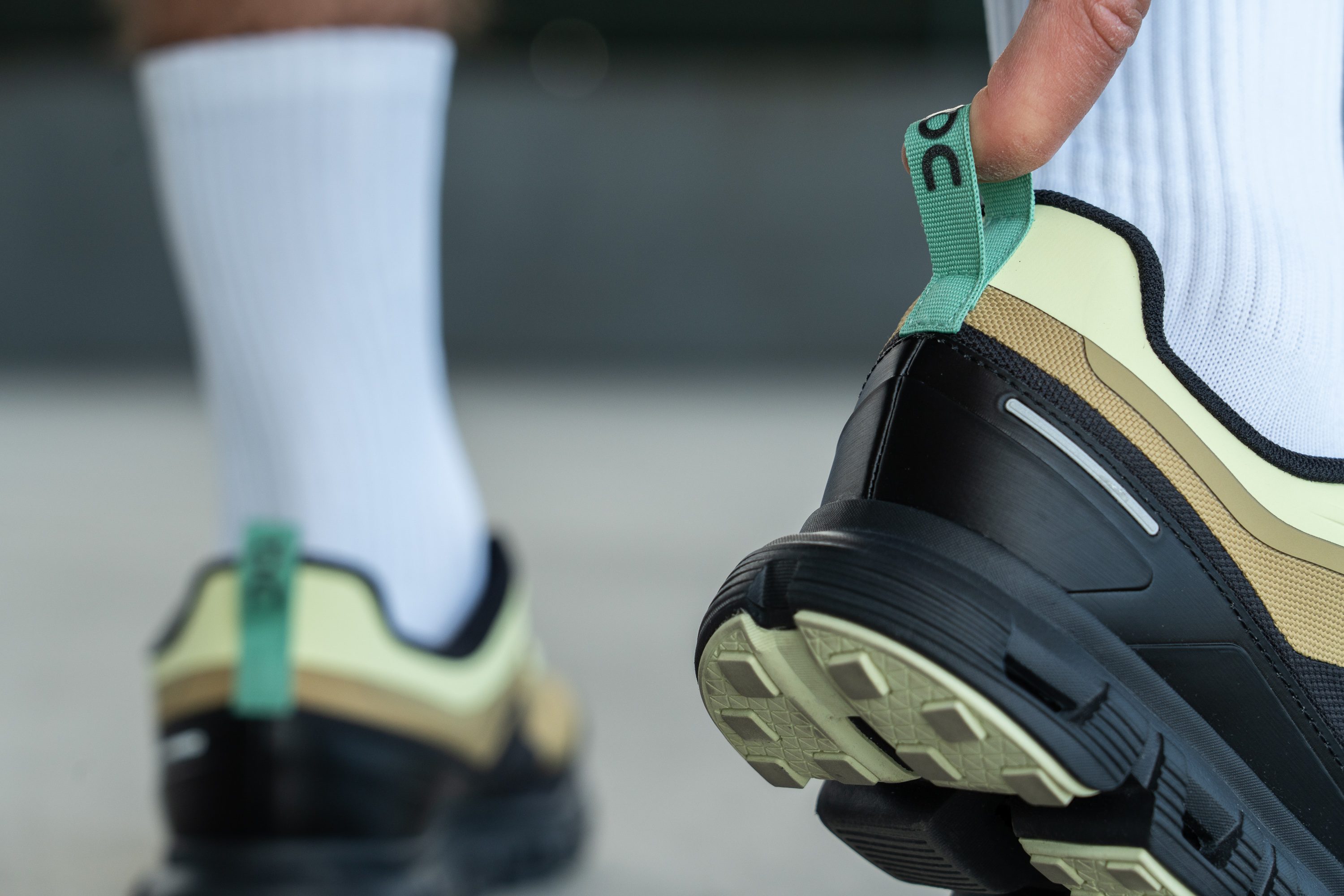 On Cloud 6 Geo Waterproof Heel tab