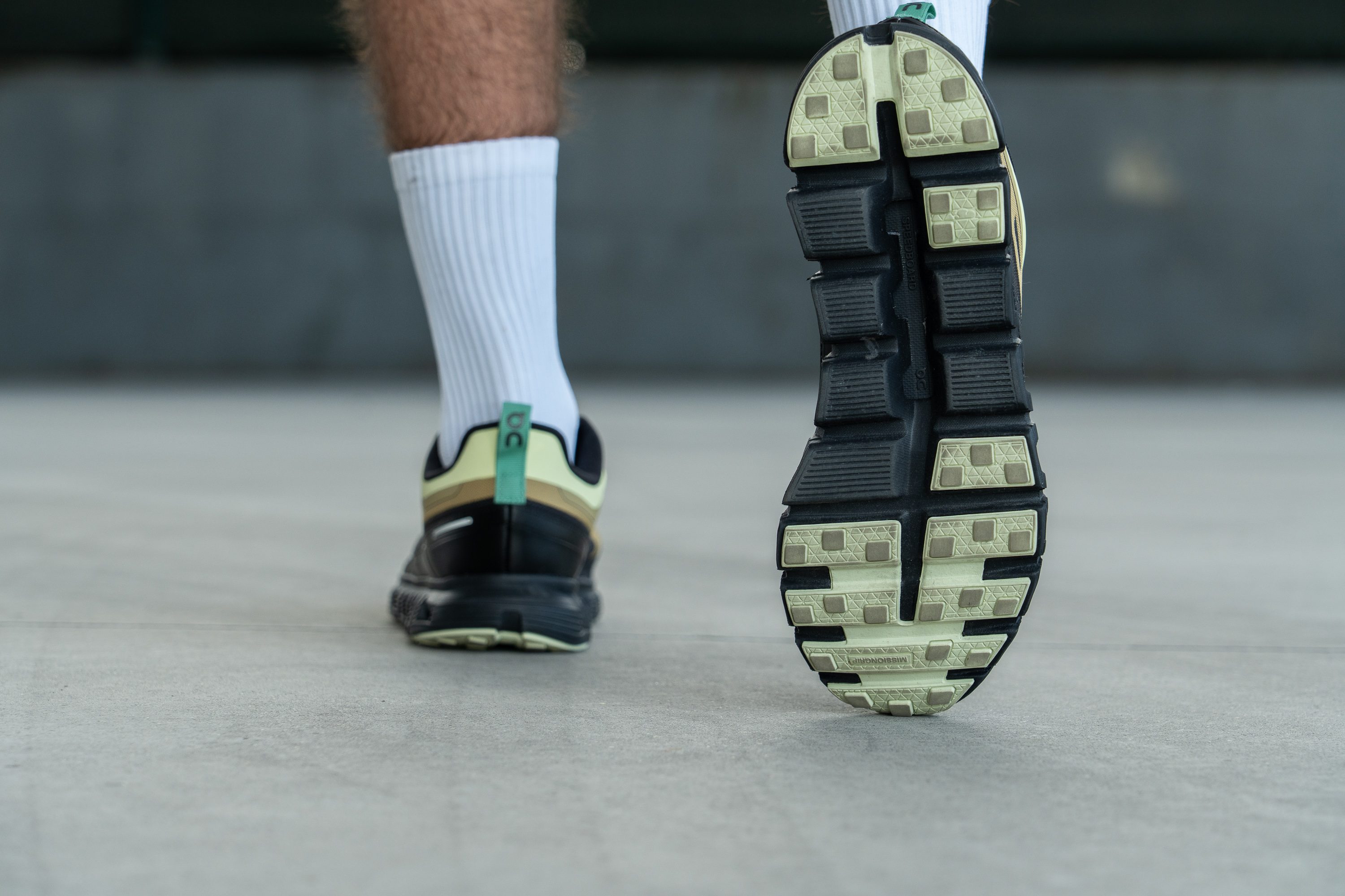 On Cloud 6 Geo Waterproof Outsole design