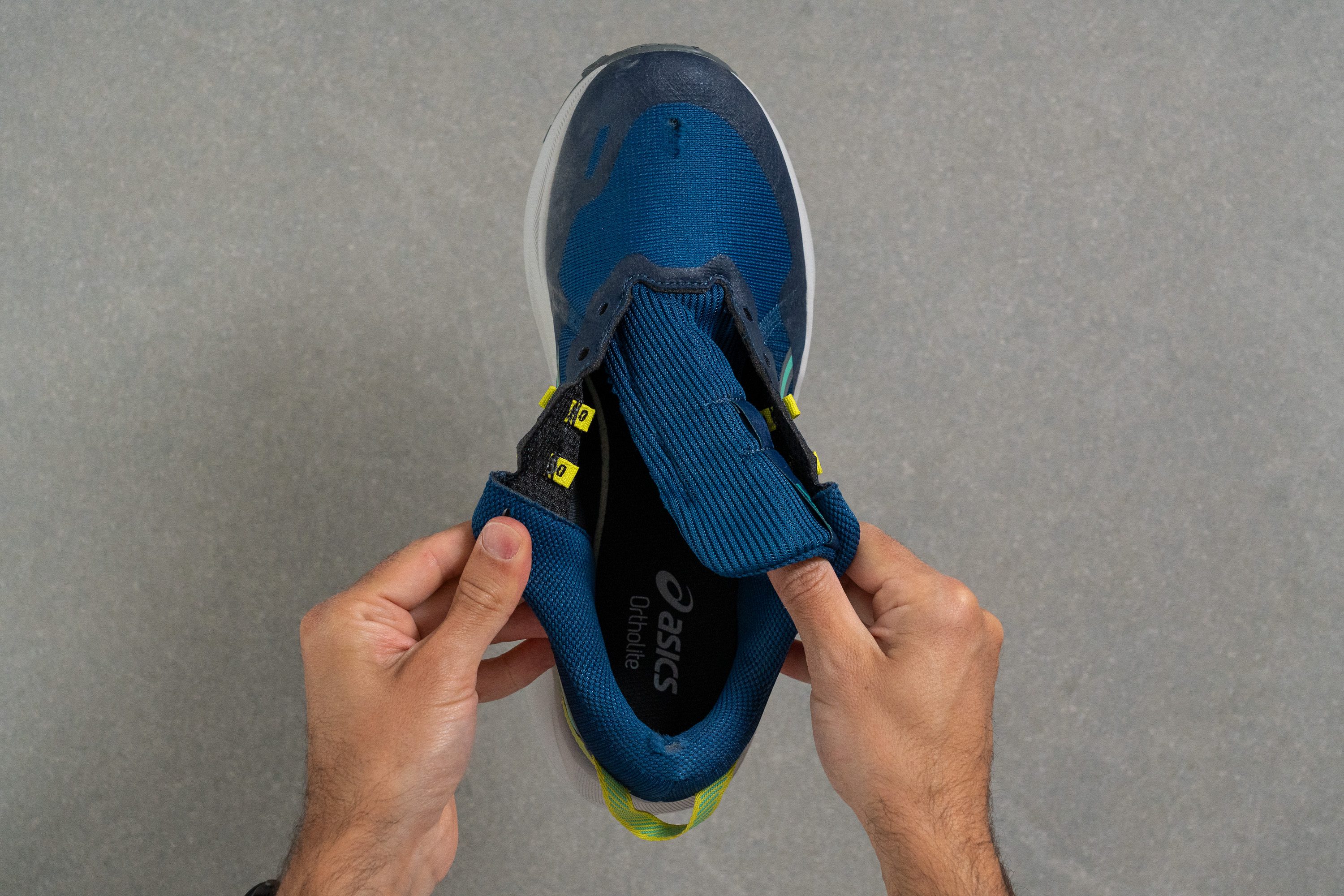 ASICS Gel Venture 11 Tongue: gusset type