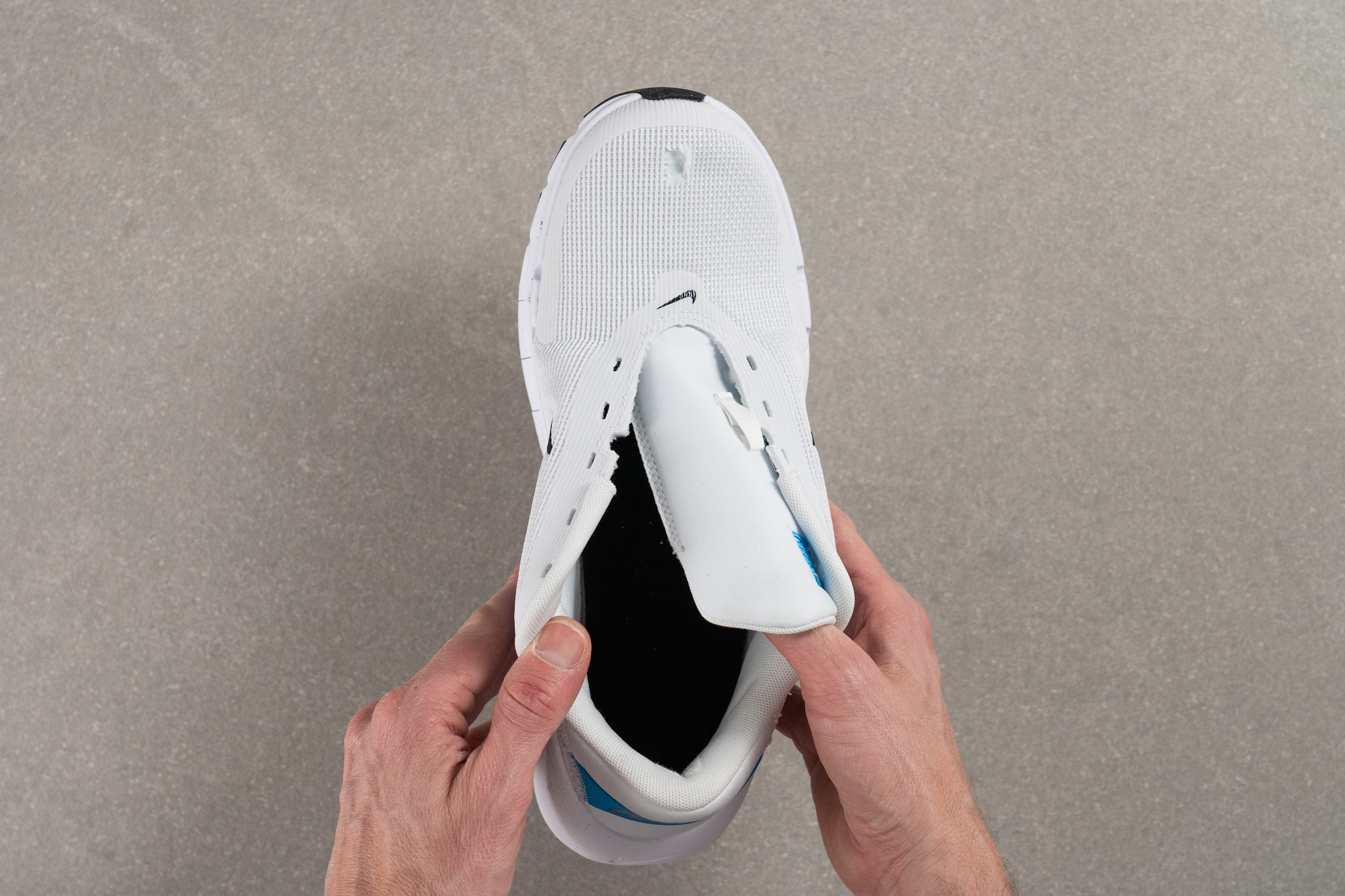 Nike Flex Train Tongue: gusset type