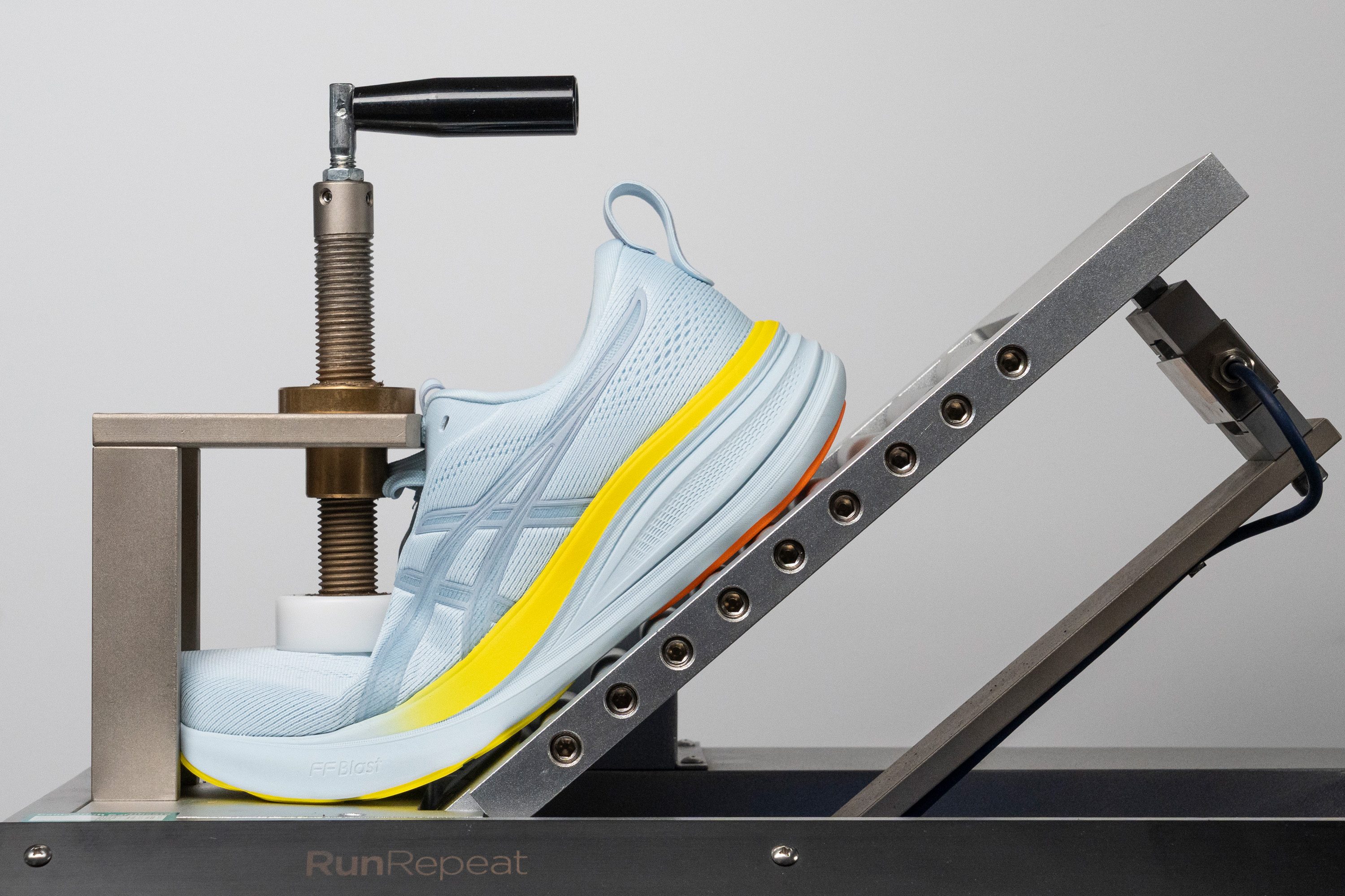 ASICS Gel Pulse 17 Flexibility / Stiffness