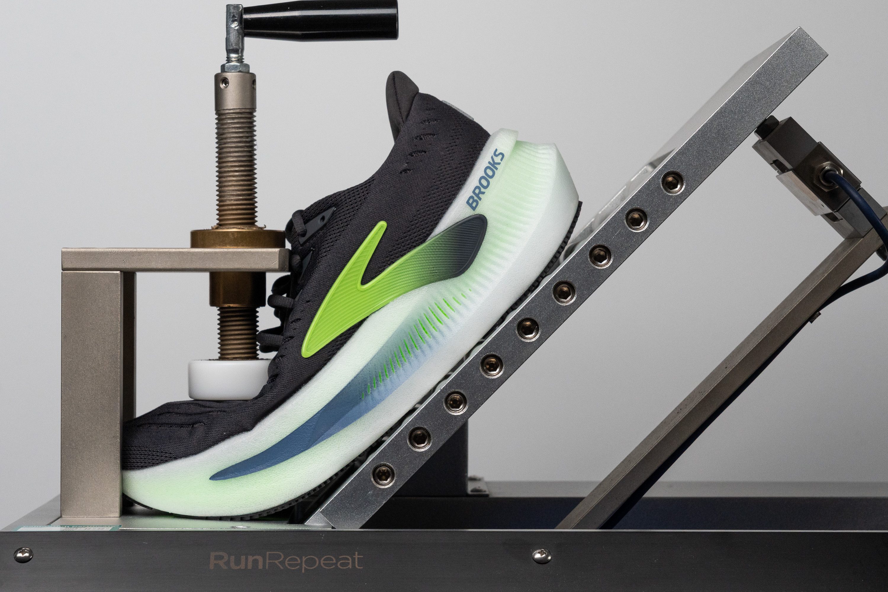 Brooks Glycerin Max 2 Flexibility / Stiffness