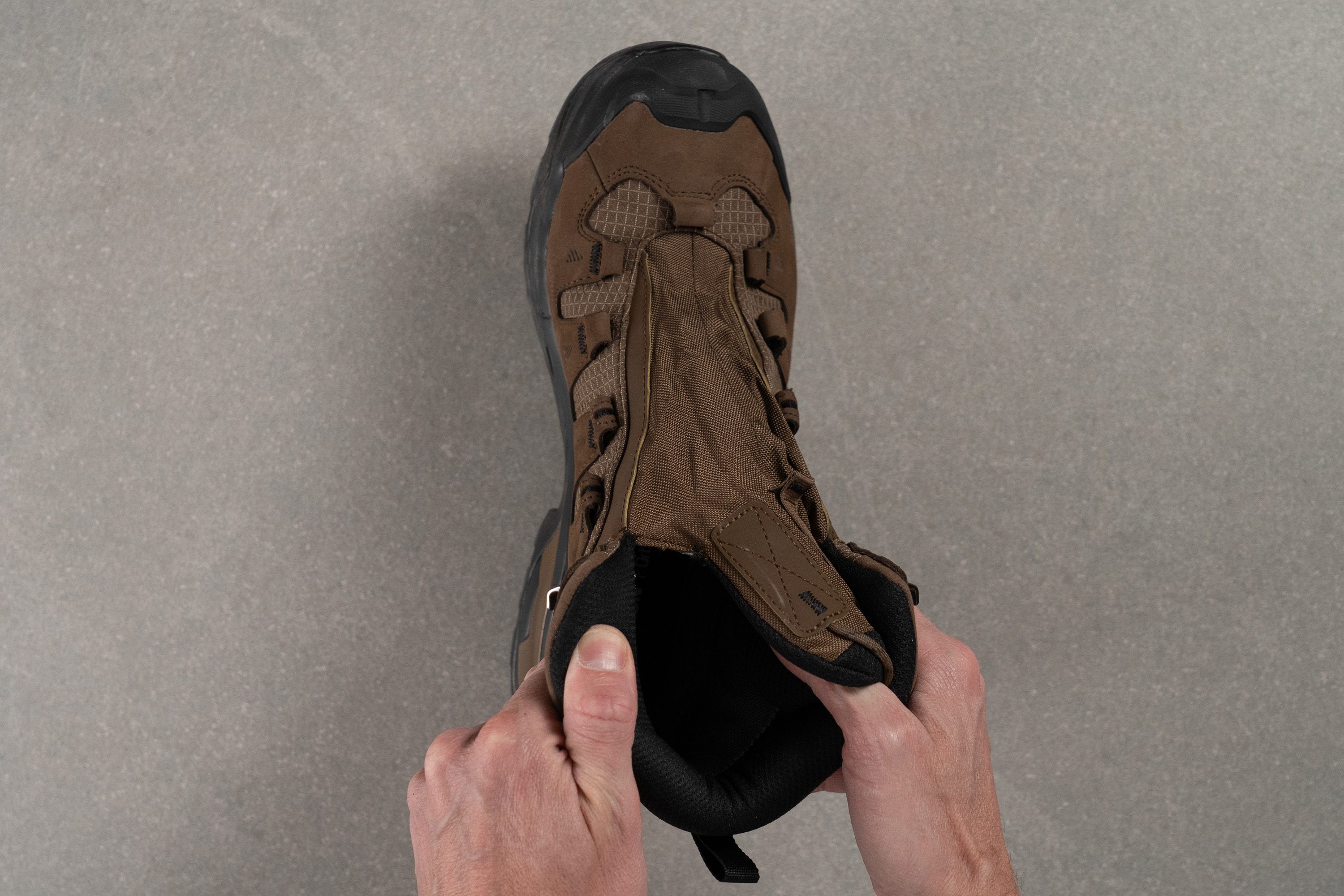 Salomon Quest 5 GTX Tongue: gusset type