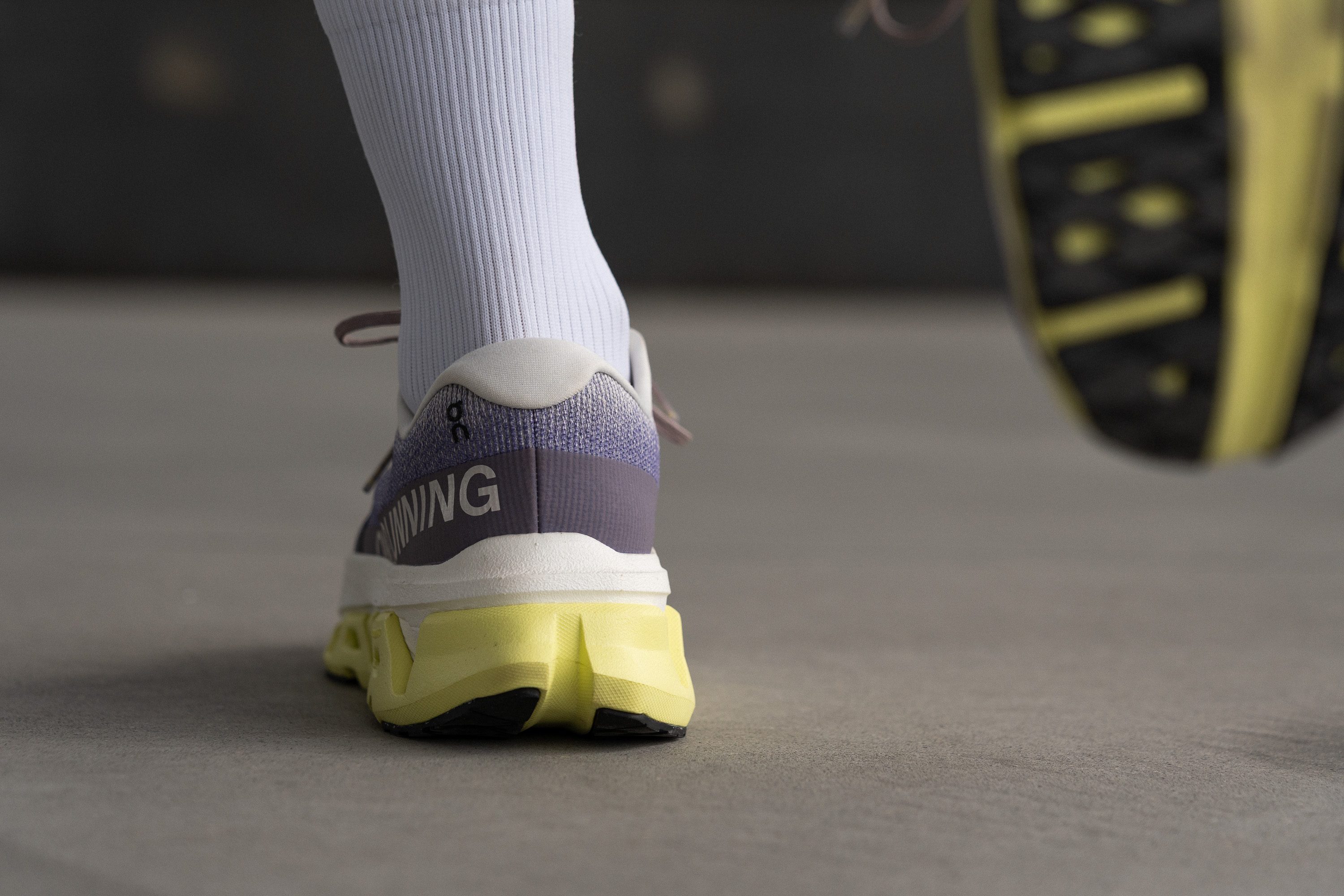 On Cloudmonster 3 Hyper Heel tab