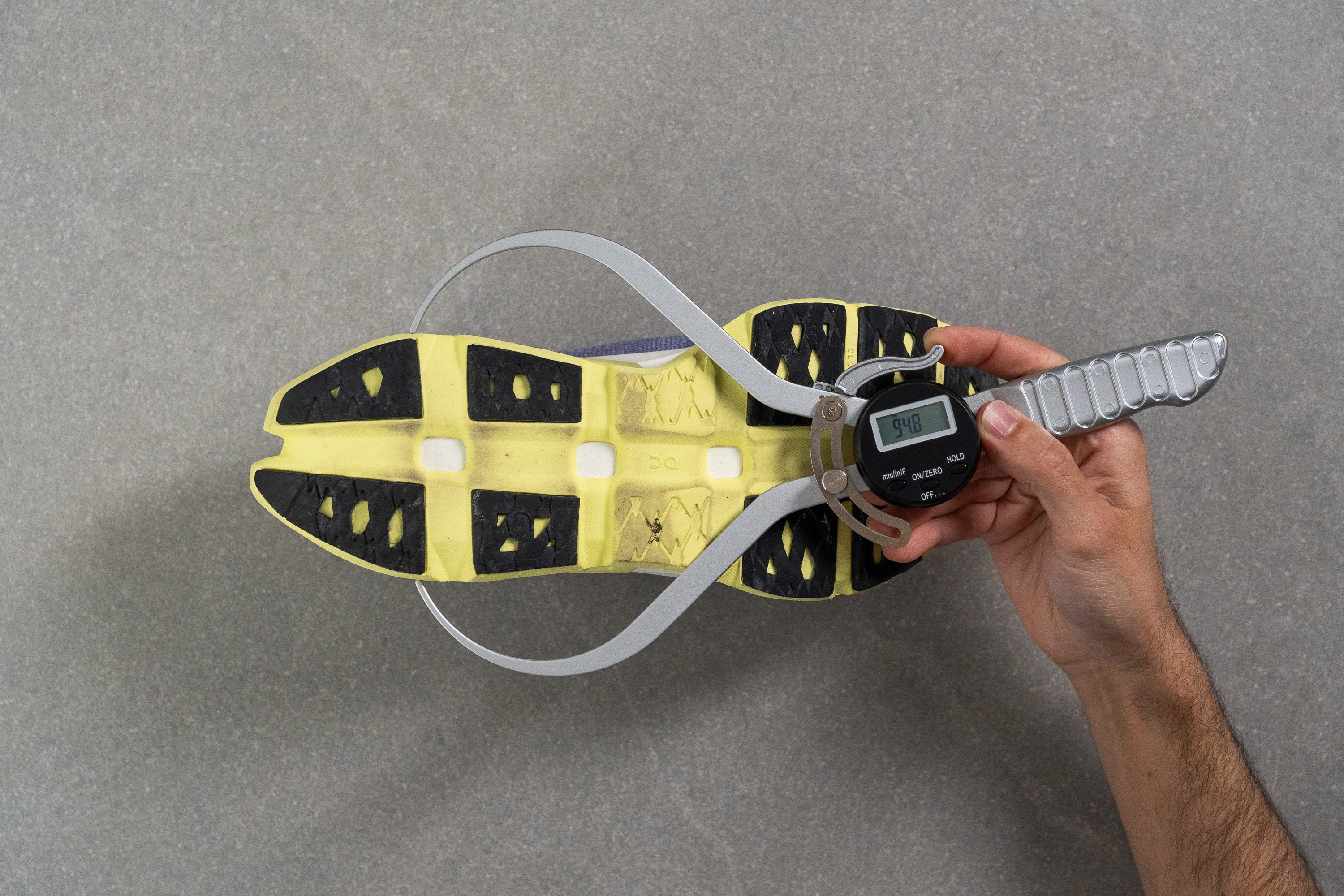 On Cloudmonster 3 Hyper Midsole width - heel